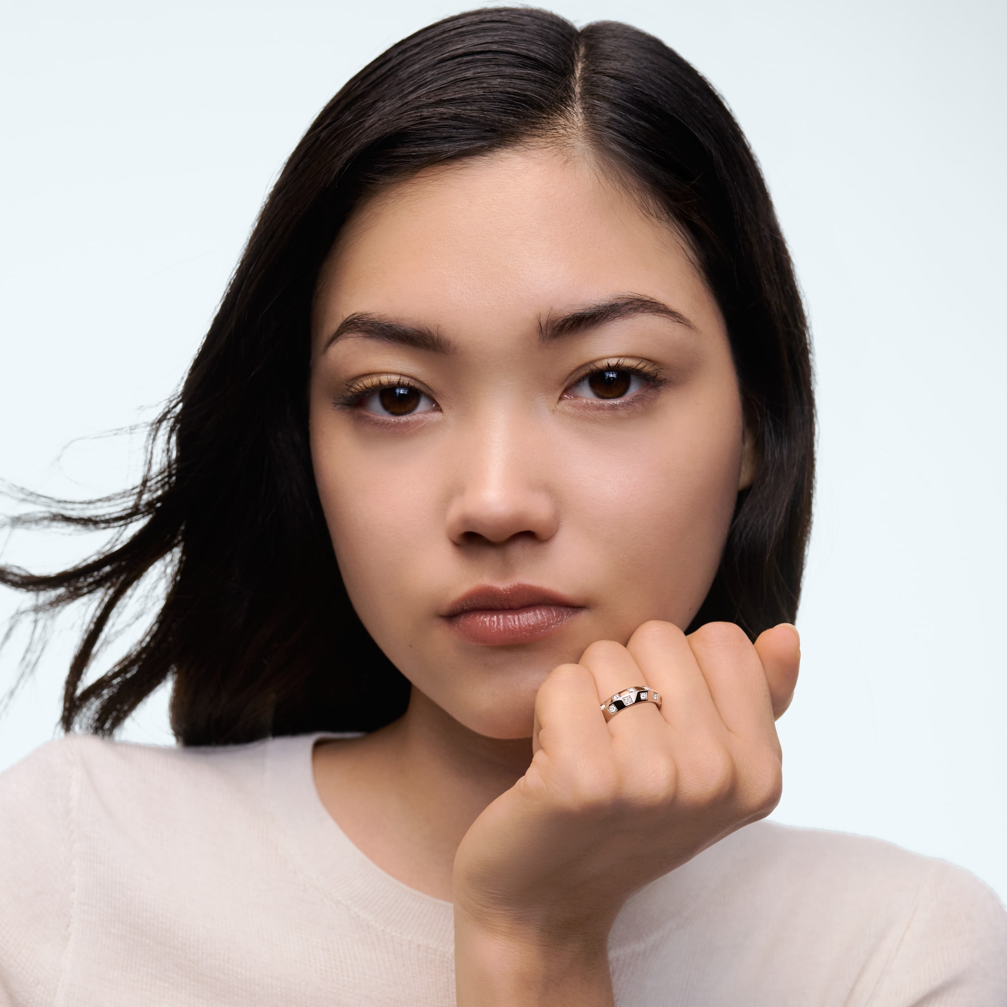 LV} - LV - LV珠宝按类别浏览 | 路易威登LOUIS VUITTON官网 (产品缩放)