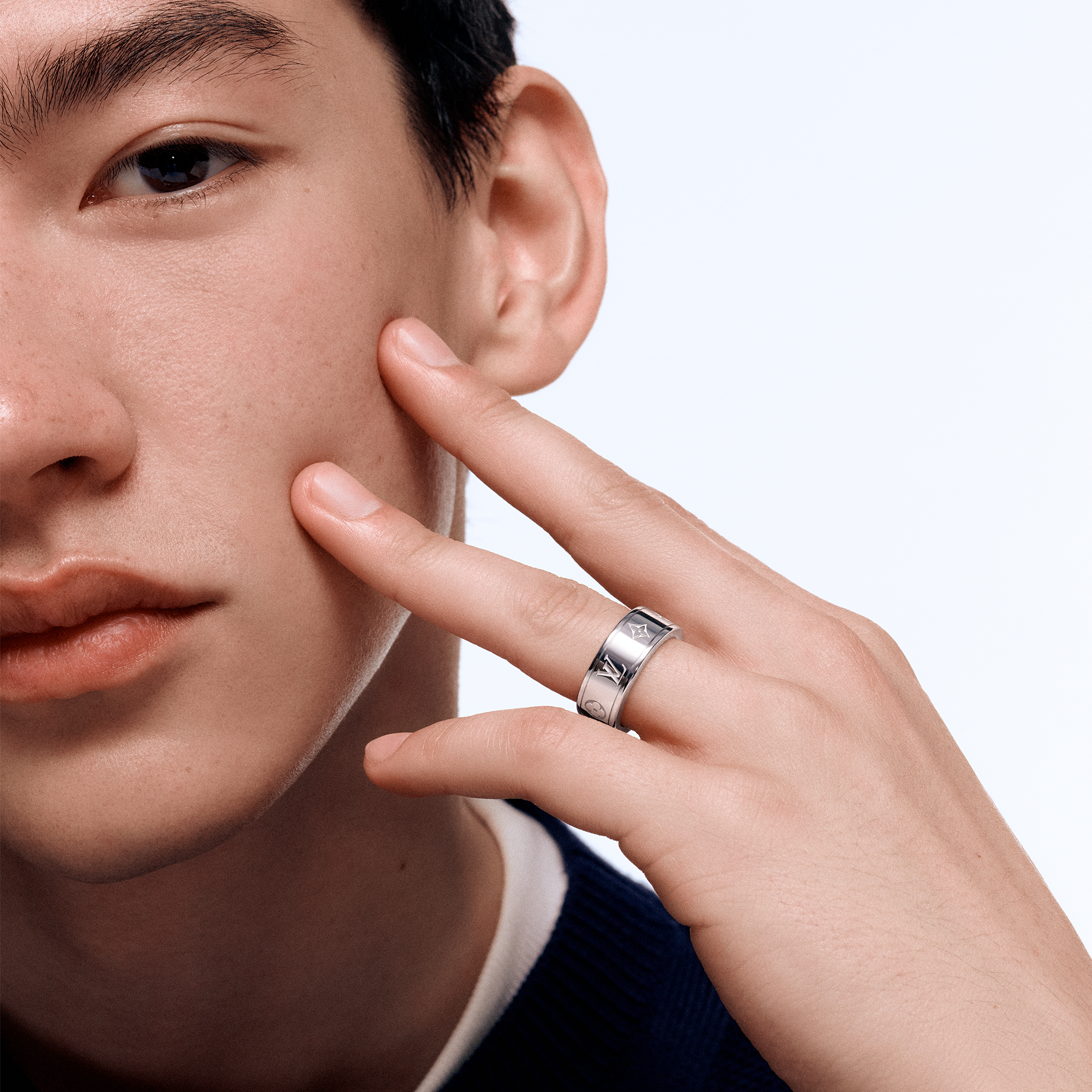 LV} - LV - LV珠宝按类别浏览 | 路易威登LOUIS VUITTON官网 (产品缩放)