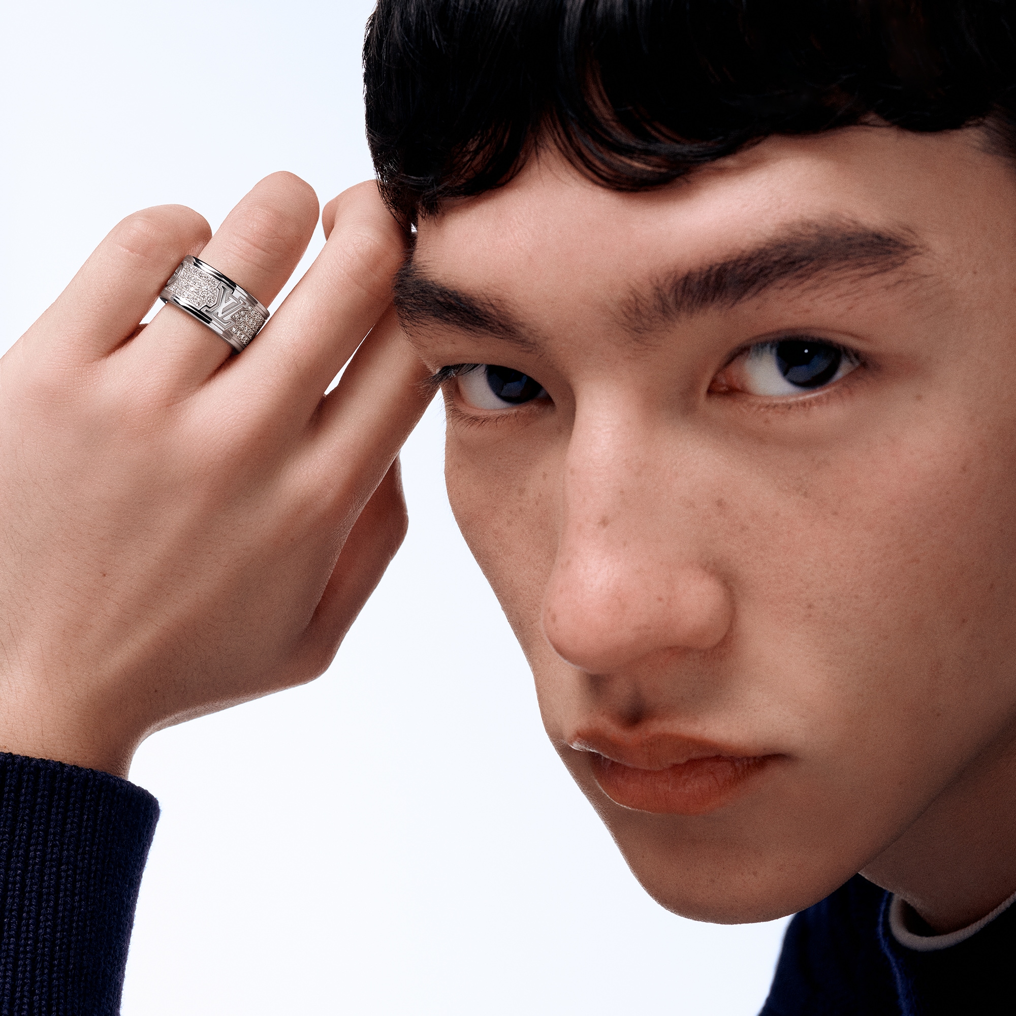 LV} - LV - LV珠宝按类别浏览 | 路易威登LOUIS VUITTON官网 (产品缩放)