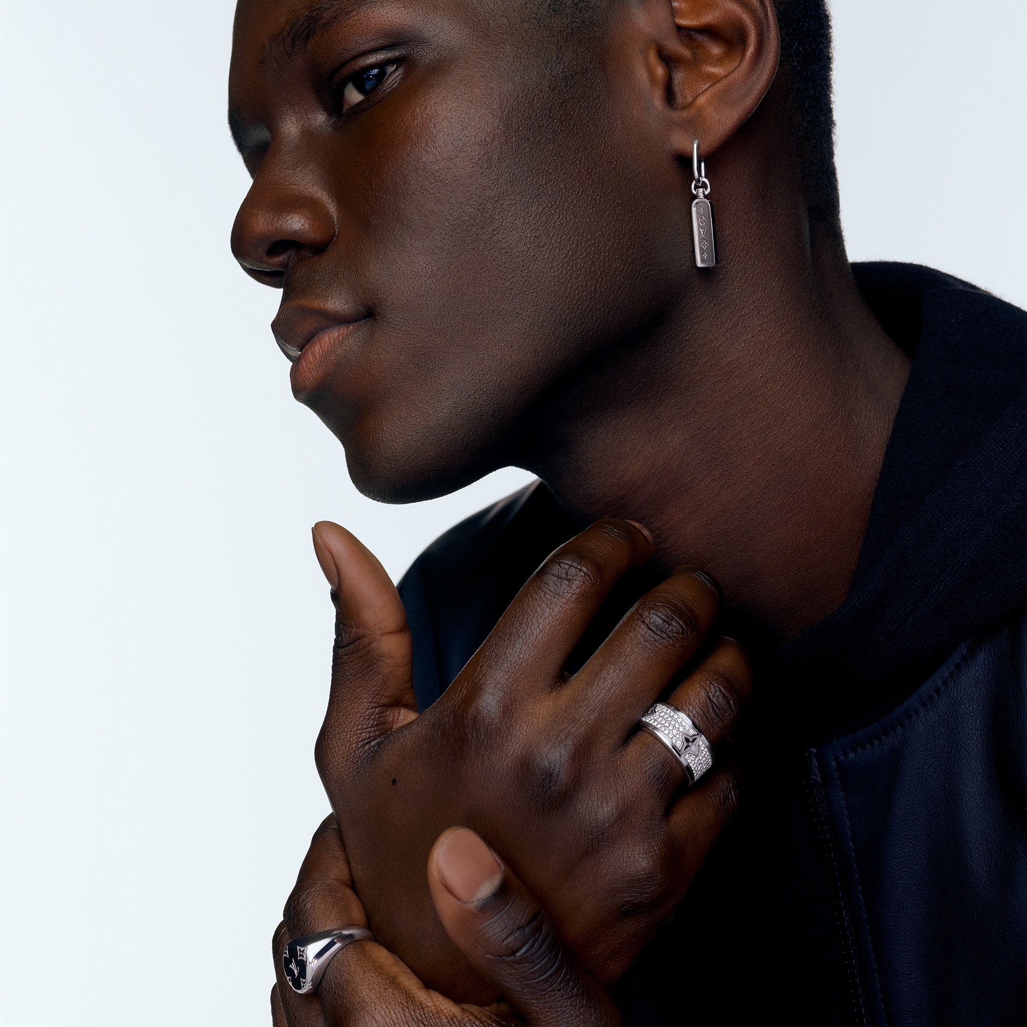 LV} - LV - LV珠宝按类别浏览 | 路易威登LOUIS VUITTON官网 (产品缩放)