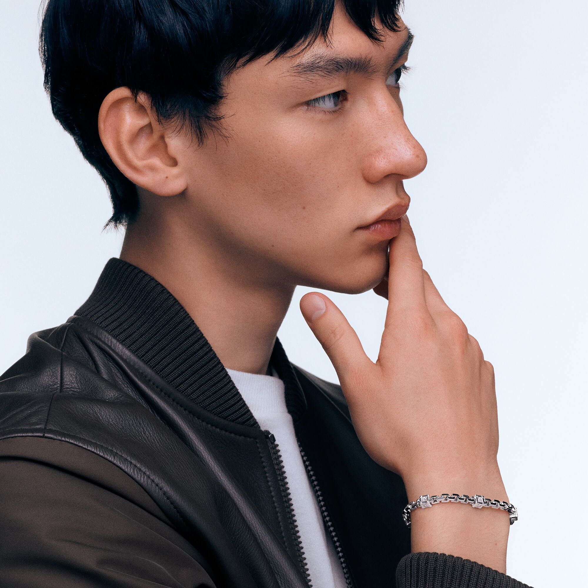 LV} - LV - LV珠宝按类别浏览 | 路易威登LOUIS VUITTON官网 (产品缩放)