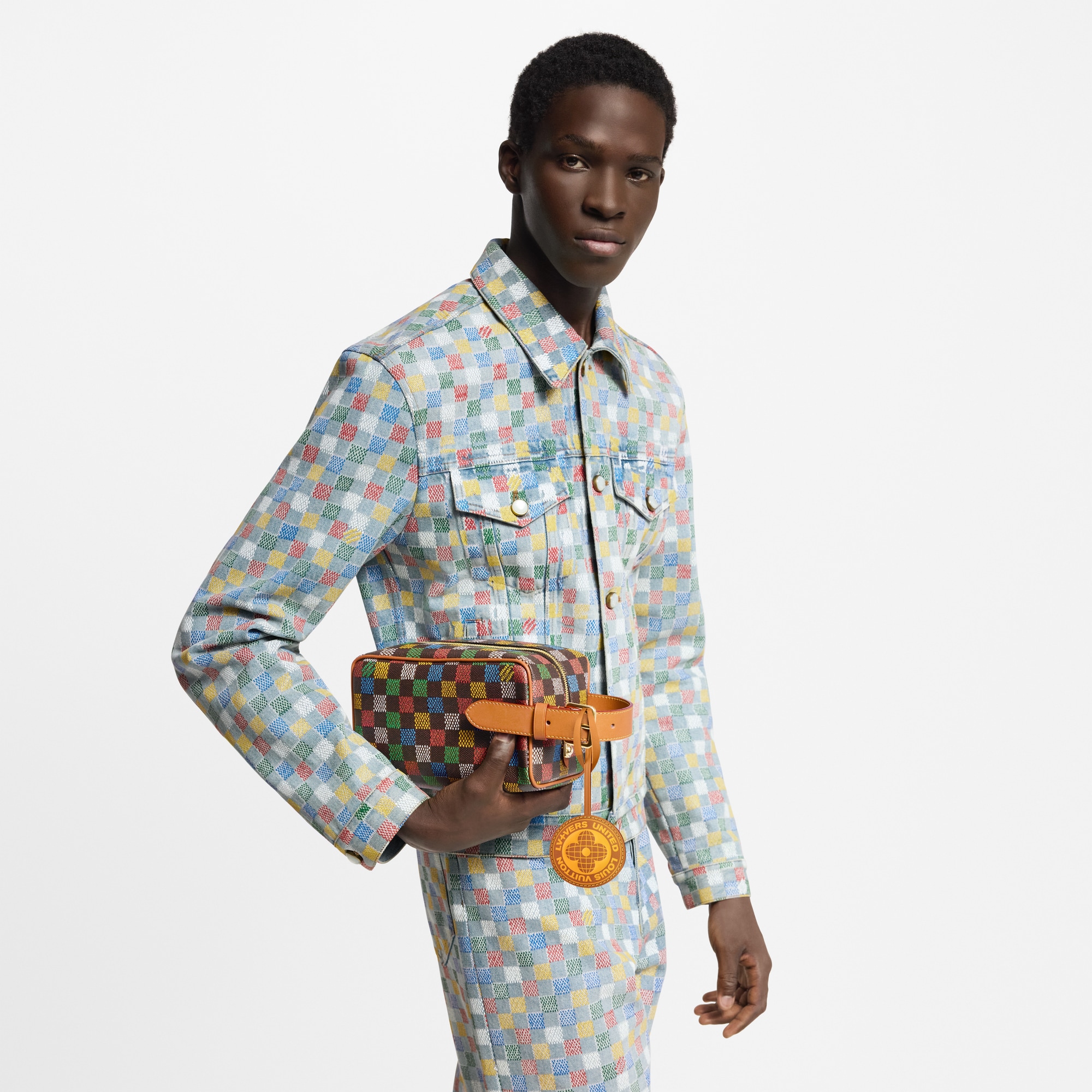 LV} - LVDamier Ebene - LV男士旅行用品 | 路易威登LOUIS VUITTON官网 (产品缩放)