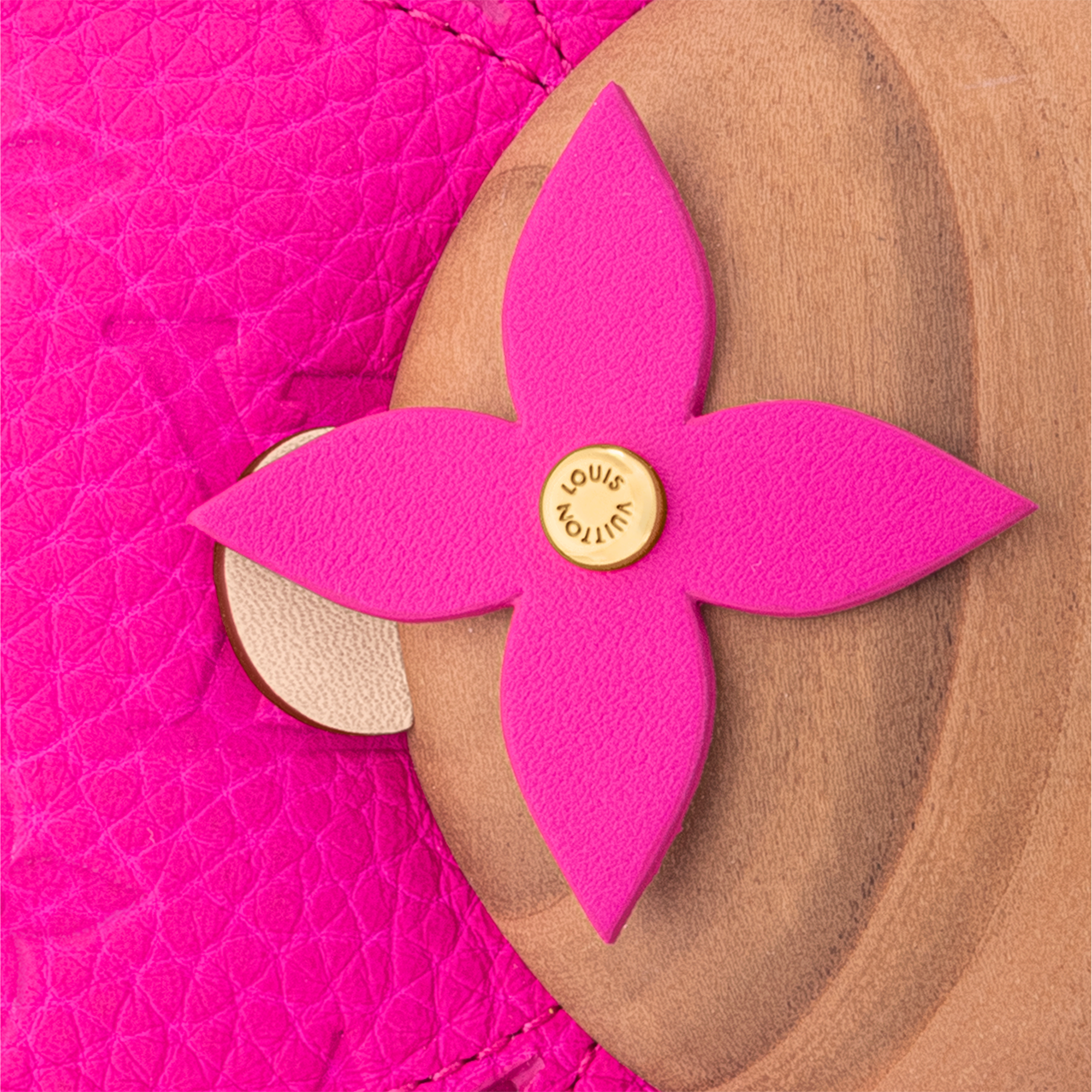 LV} - LV - LV硬箱、旅行和家居生活礼遇 | 路易威登LOUIS VUITTON官网 (产品缩放)