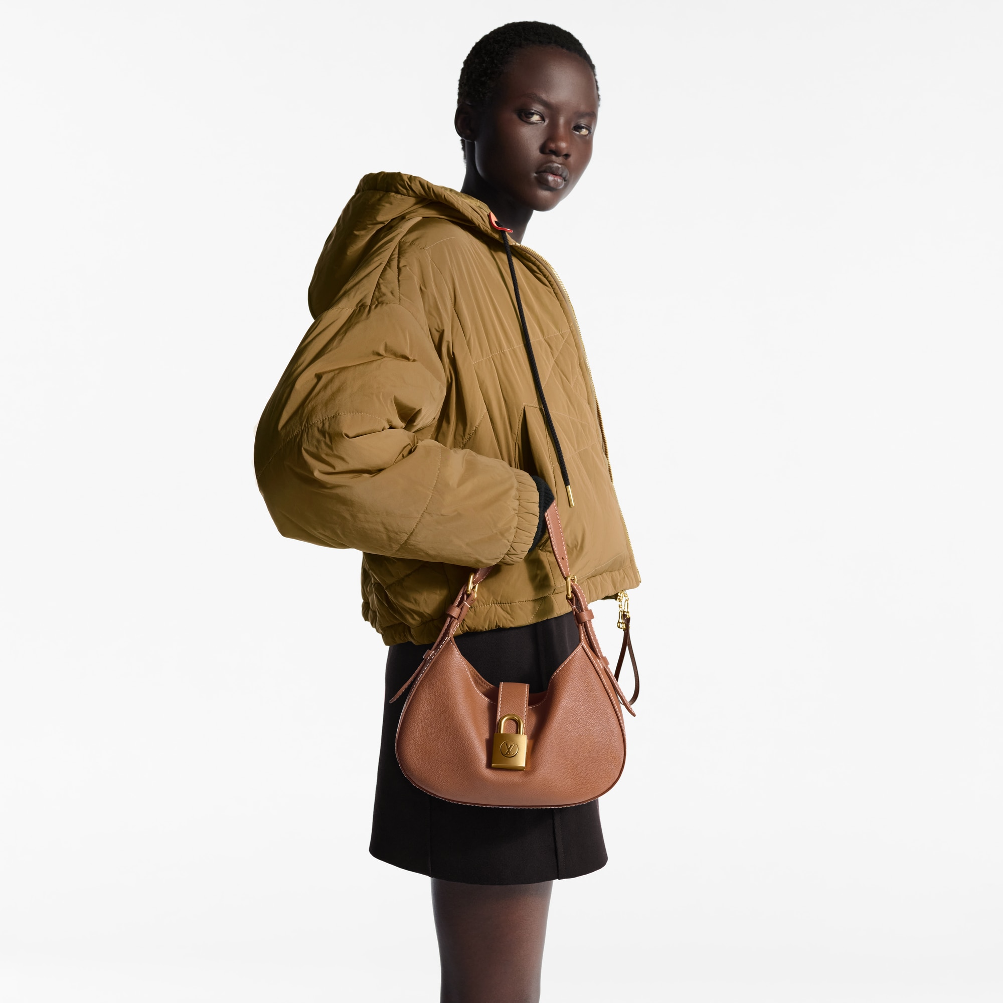 LV} - LVH31 - LV女士时尚手袋 | 路易威登LOUIS VUITTON官网 (产品缩放)