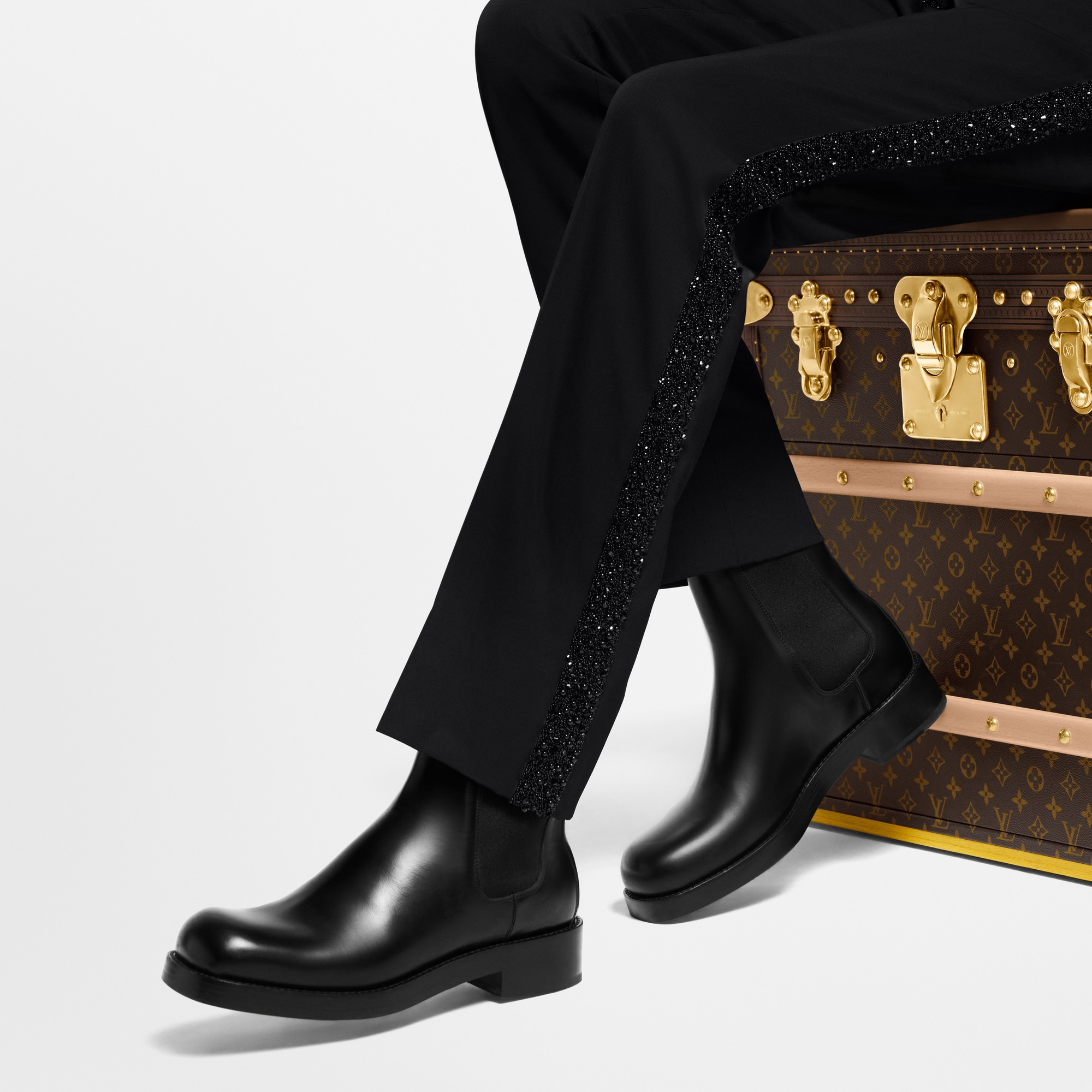 LV} - LV - LV男士鞋履系列 | 路易威登LOUIS VUITTON官网 (产品缩放)