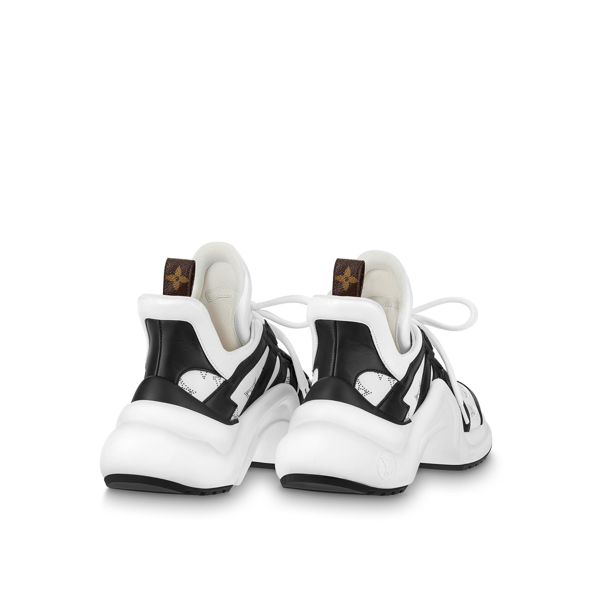 LV} - LV - LV男士Discontinued Product | 路易威登LOUIS VUITTON官网 (产品缩放)