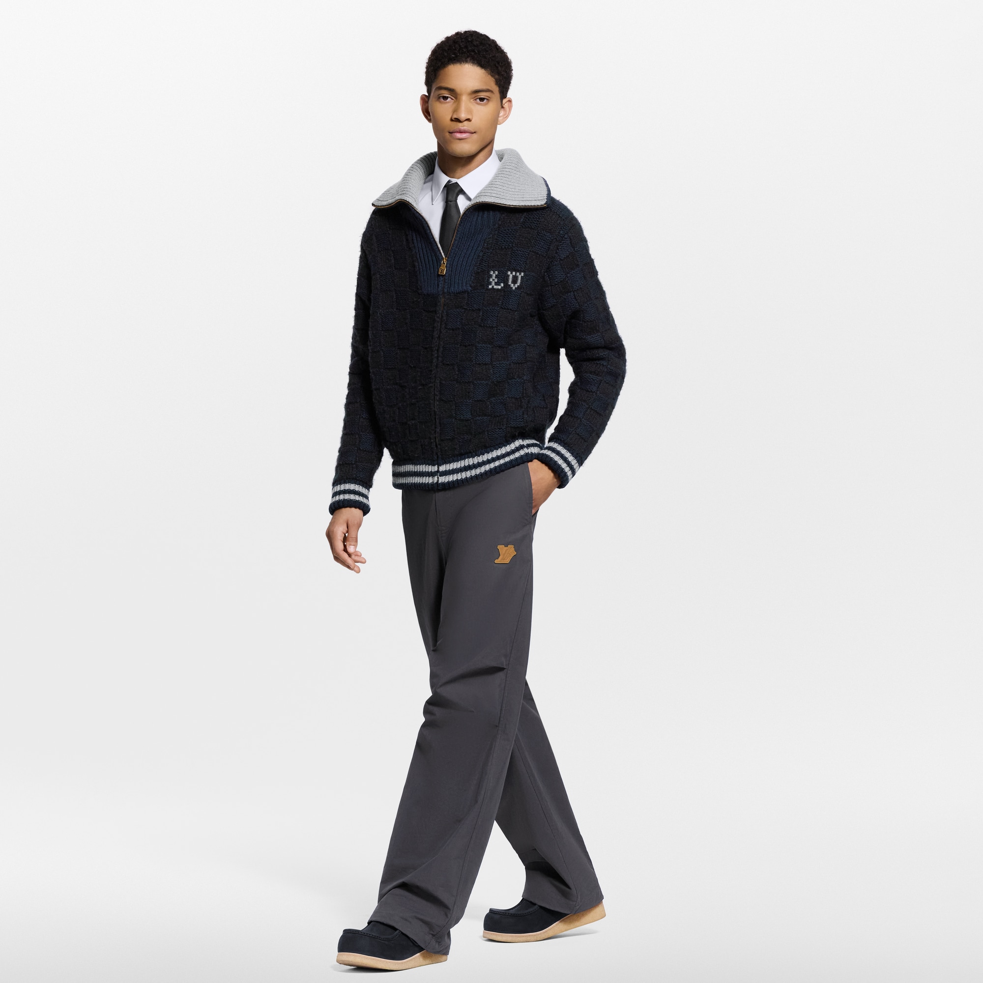 LV} - LV - LV男士鞋履系列 | 路易威登LOUIS VUITTON官网 (产品缩放)