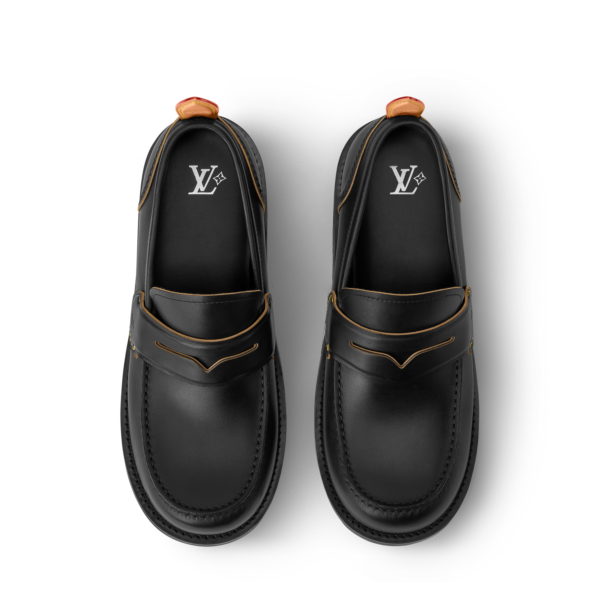 LV} - LV - LV男士鞋履系列 | 路易威登LOUIS VUITTON官网 (产品缩放)