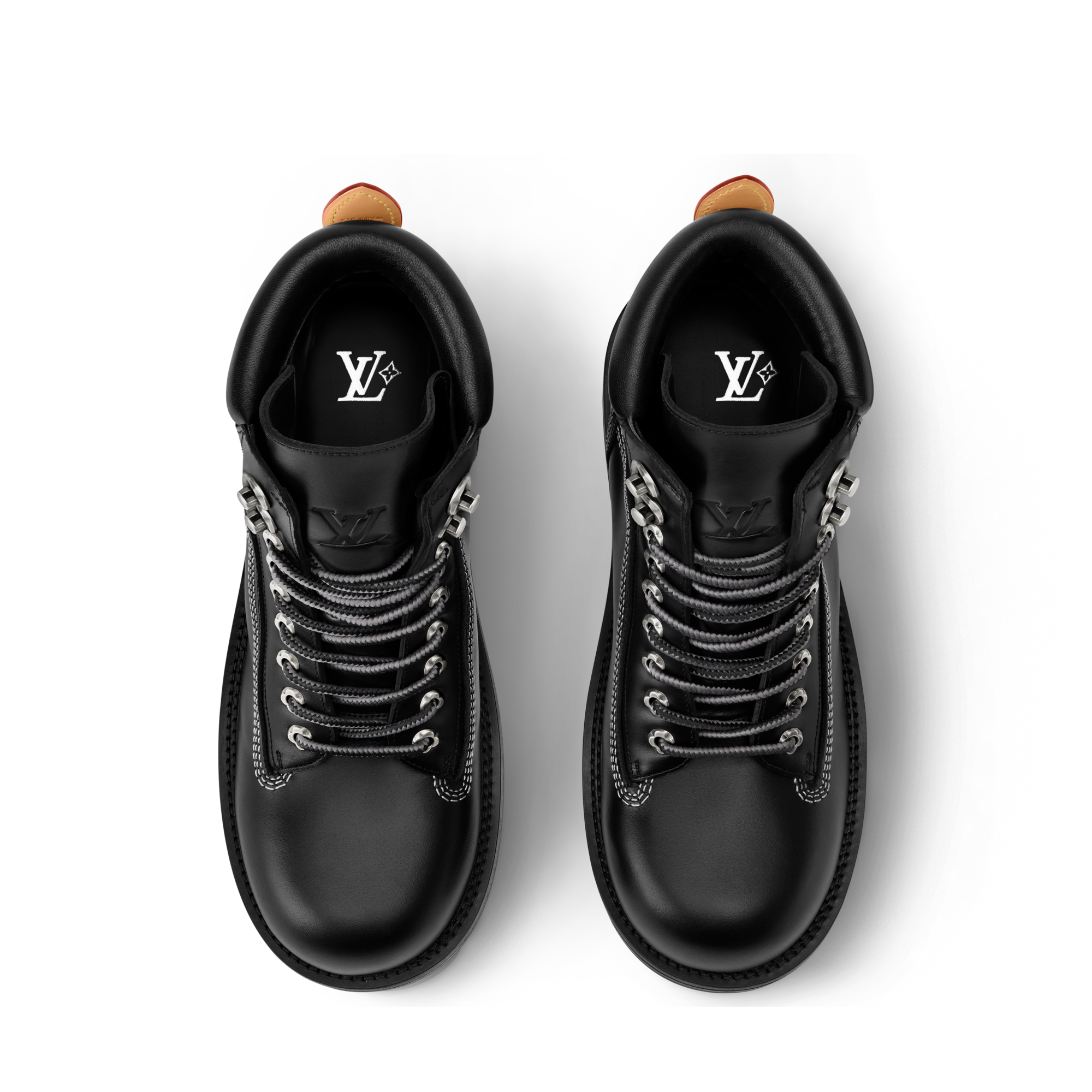 LV} - LV - LV男士鞋履系列 | 路易威登LOUIS VUITTON官网 (产品缩放)