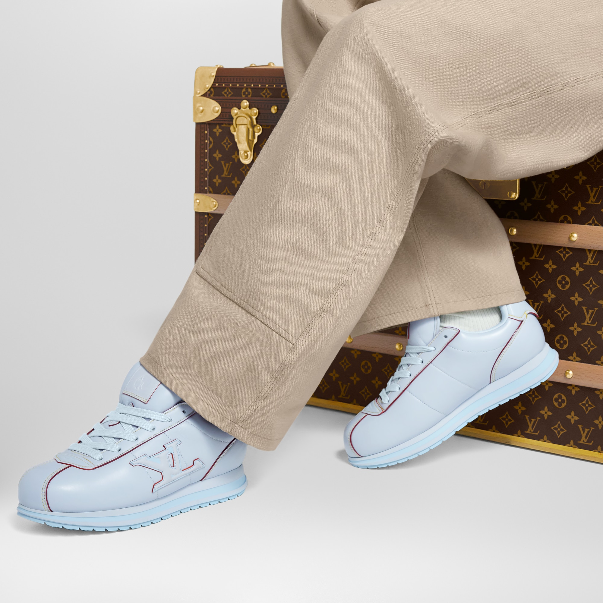 LV} - LV - LV男士鞋履系列 | 路易威登LOUIS VUITTON官网 (产品缩放)