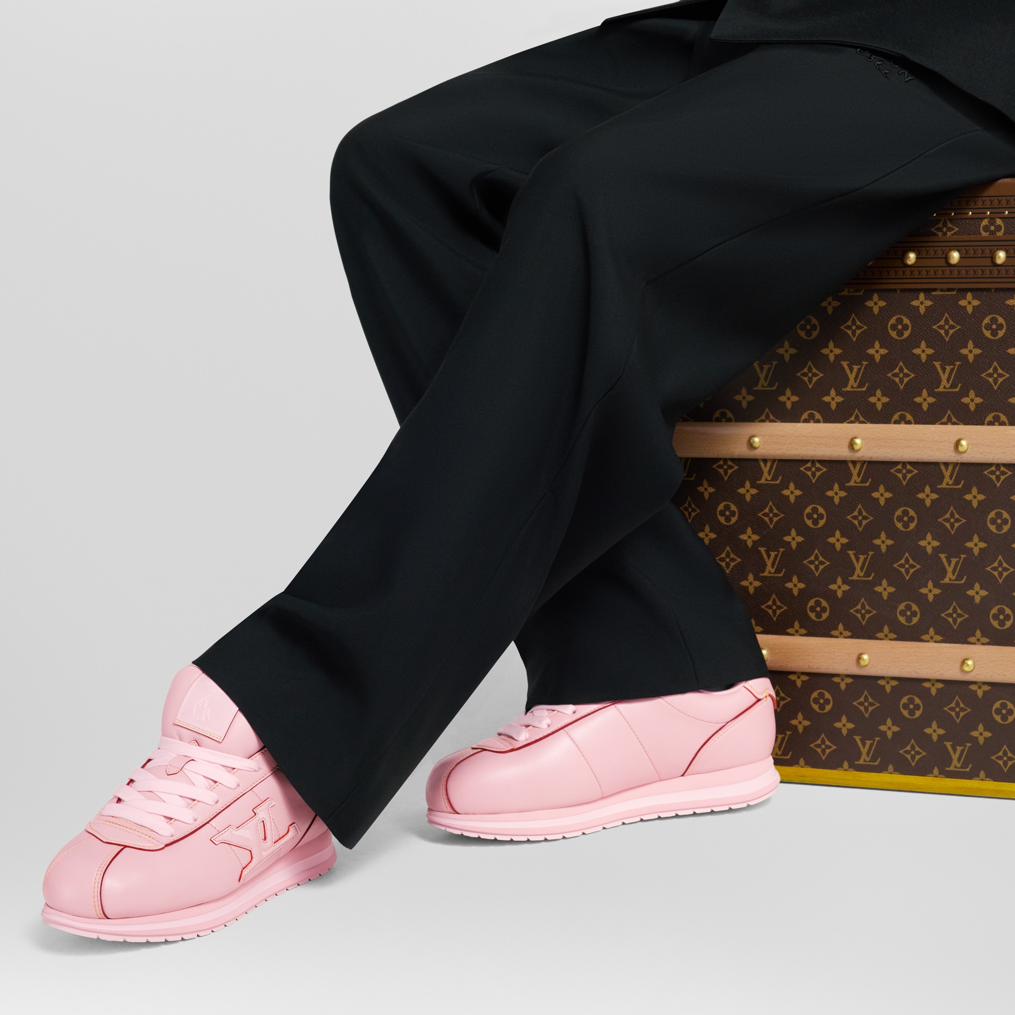 LV} - LV - LV男士鞋履系列 | 路易威登LOUIS VUITTON官网 (产品缩放)