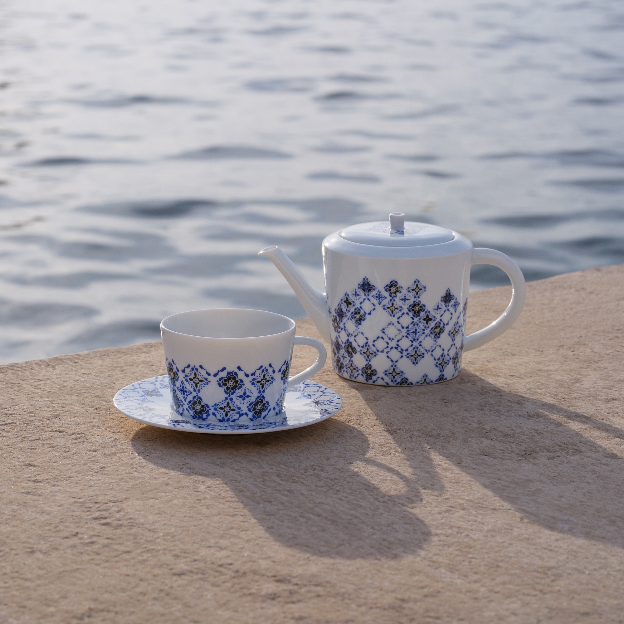LV} - LV - LV硬箱、旅行和家居家居和餐桌艺术 | 路易威登LOUIS VUITTON官网 (产品缩放)