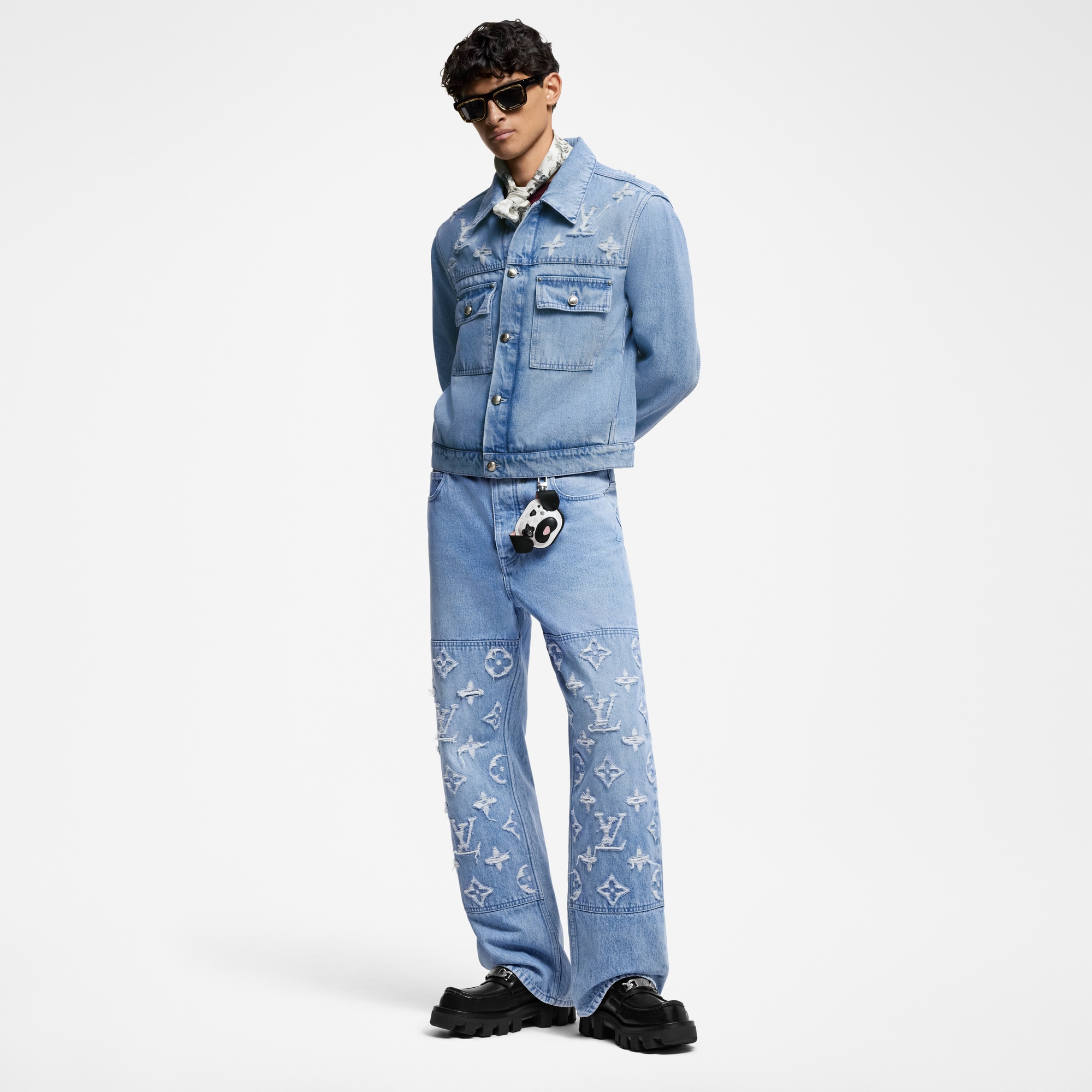 LV} - LV - LV男士鞋履系列 | 路易威登LOUIS VUITTON官网 (产品缩放)