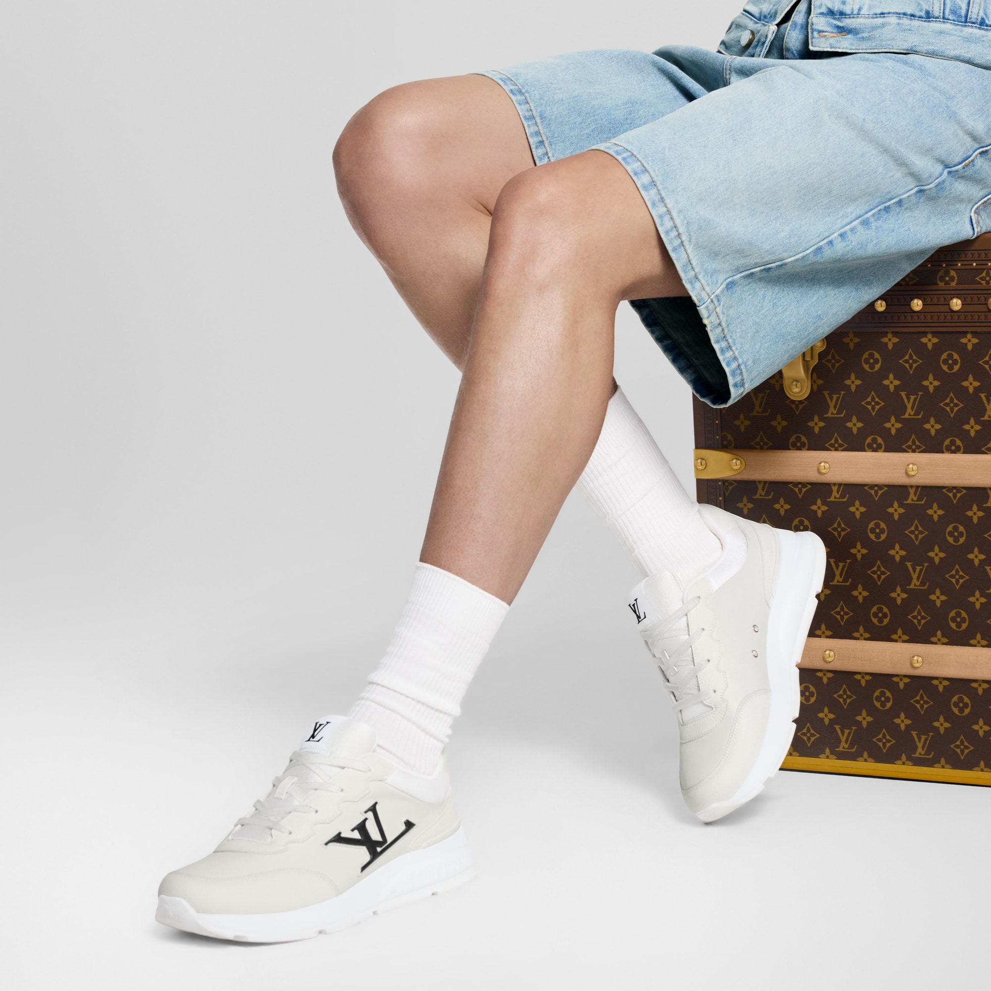 LV} - LV - LV男士鞋履系列 | 路易威登LOUIS VUITTON官网 (产品缩放)