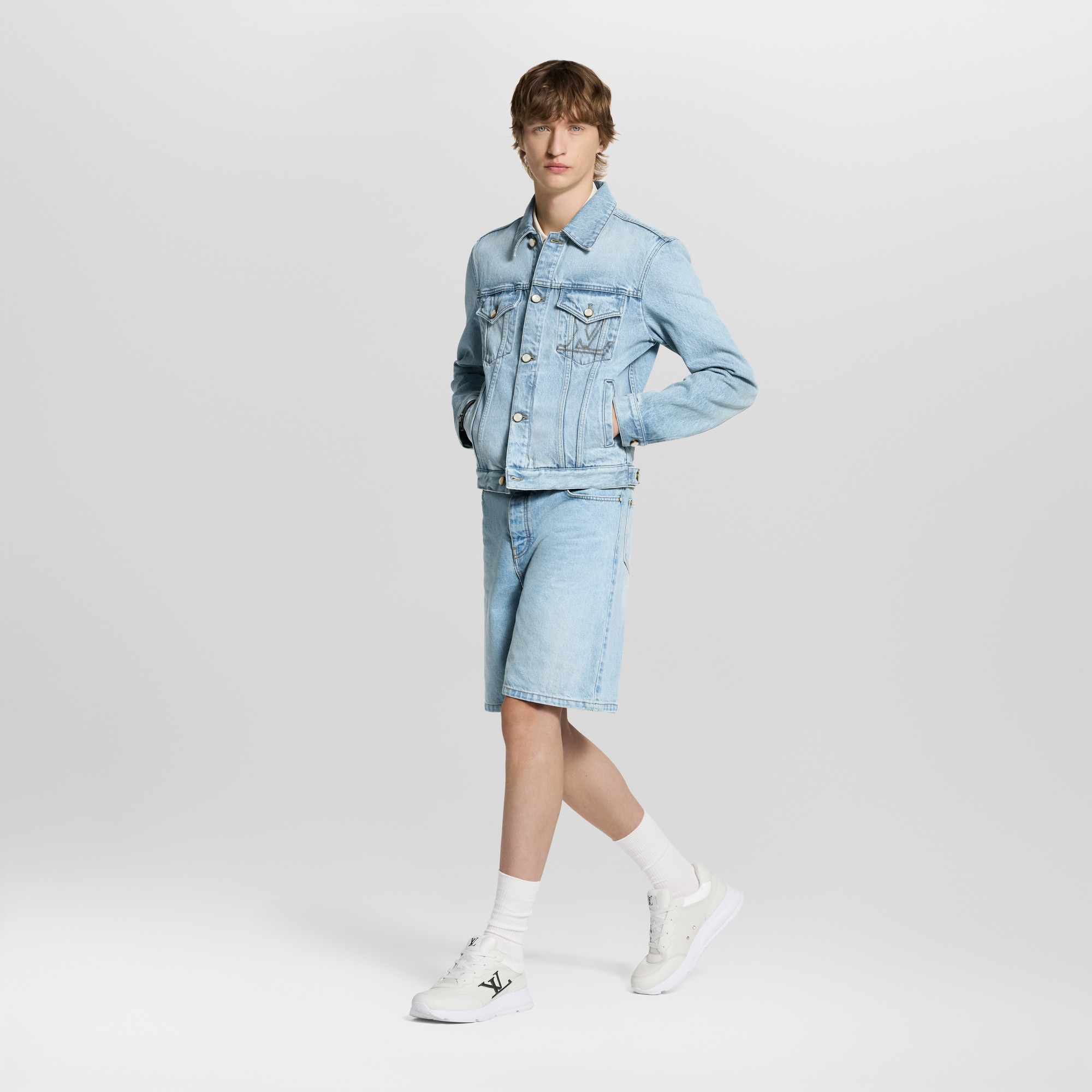 LV} - LV - LV男士鞋履系列 | 路易威登LOUIS VUITTON官网 (产品缩放)