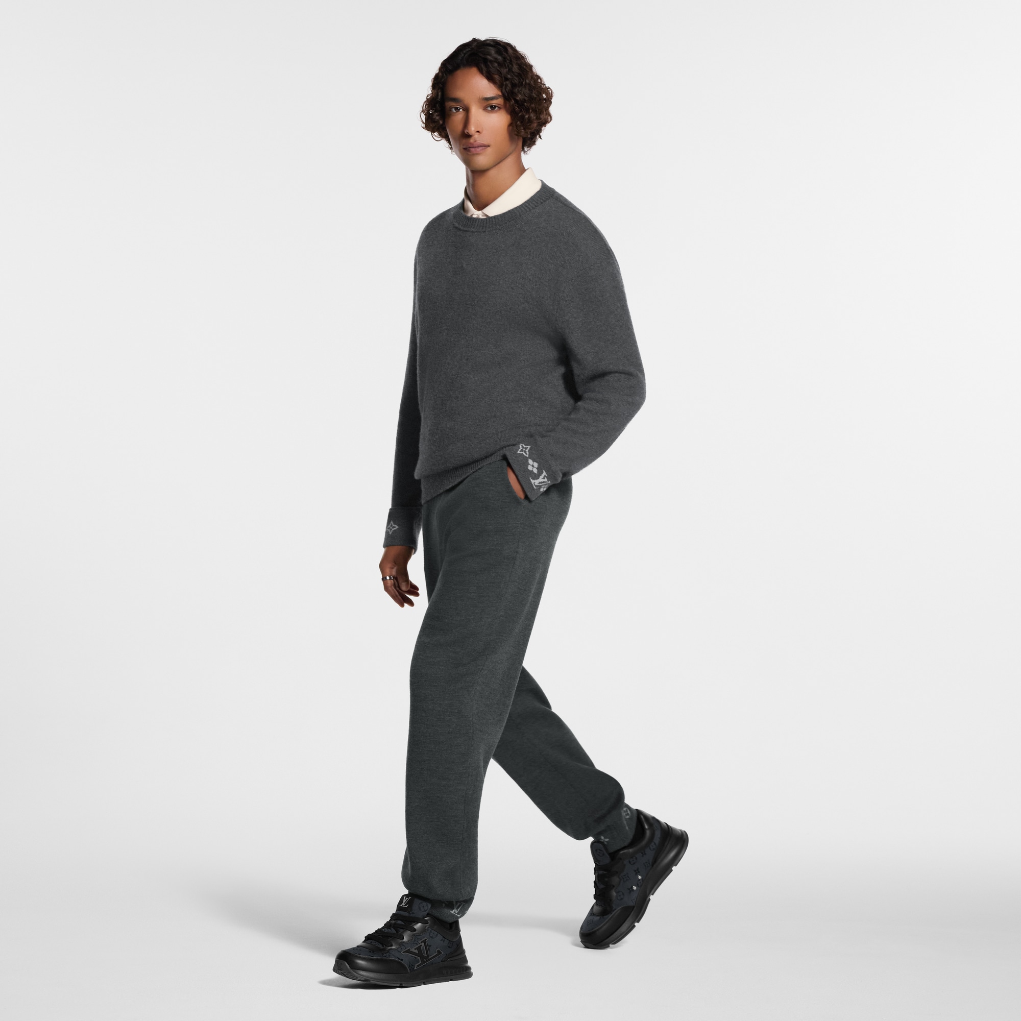 LV} - LV - LV男士鞋履系列 | 路易威登LOUIS VUITTON官网 (产品缩放)