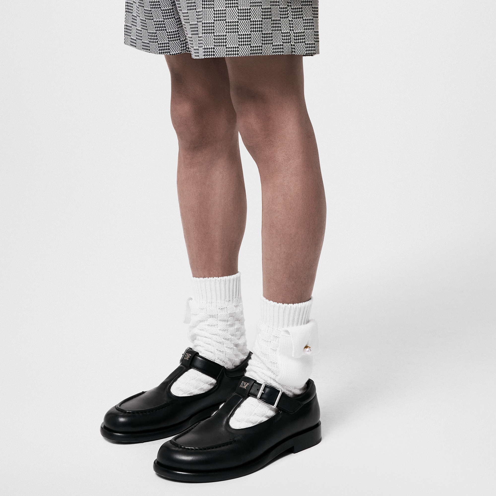LV} - LV - LV男士鞋履系列 | 路易威登LOUIS VUITTON官网 (产品缩放)