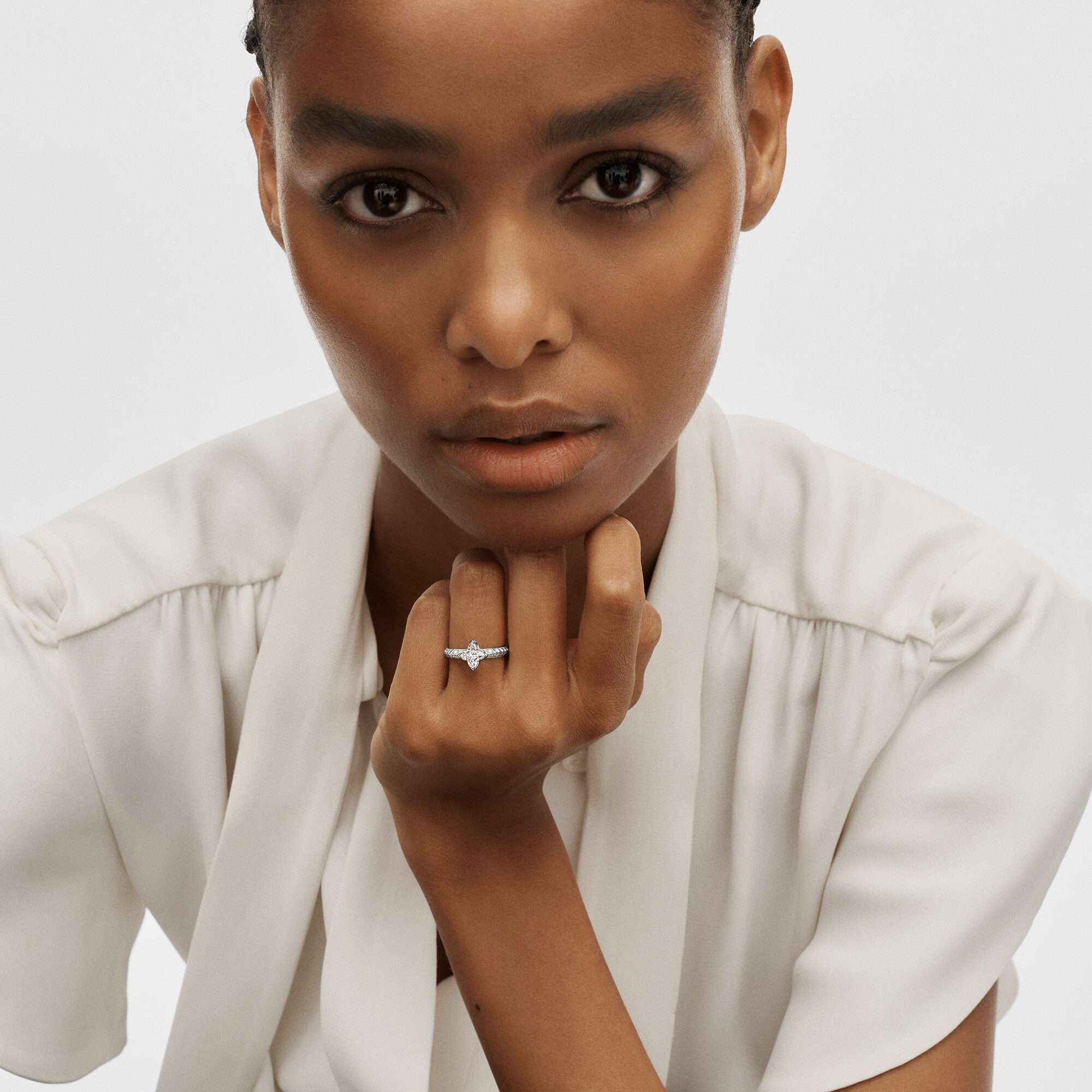 LV} - LV - LV珠宝按系列浏览 | 路易威登LOUIS VUITTON官网 (产品缩放)