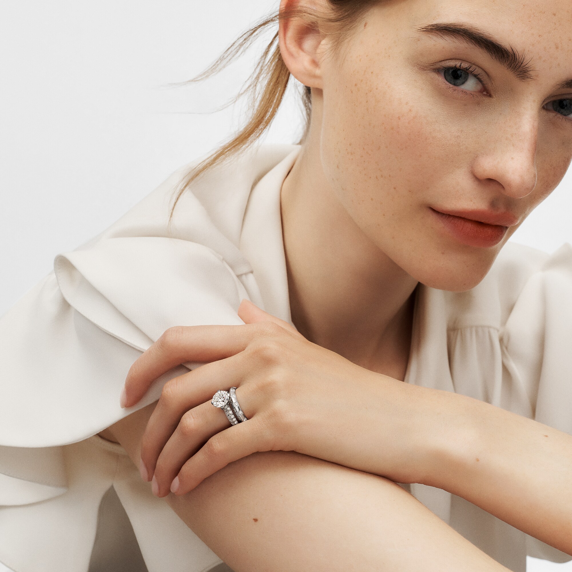 LV} - LV - LV珠宝按系列浏览 | 路易威登LOUIS VUITTON官网 (产品缩放)