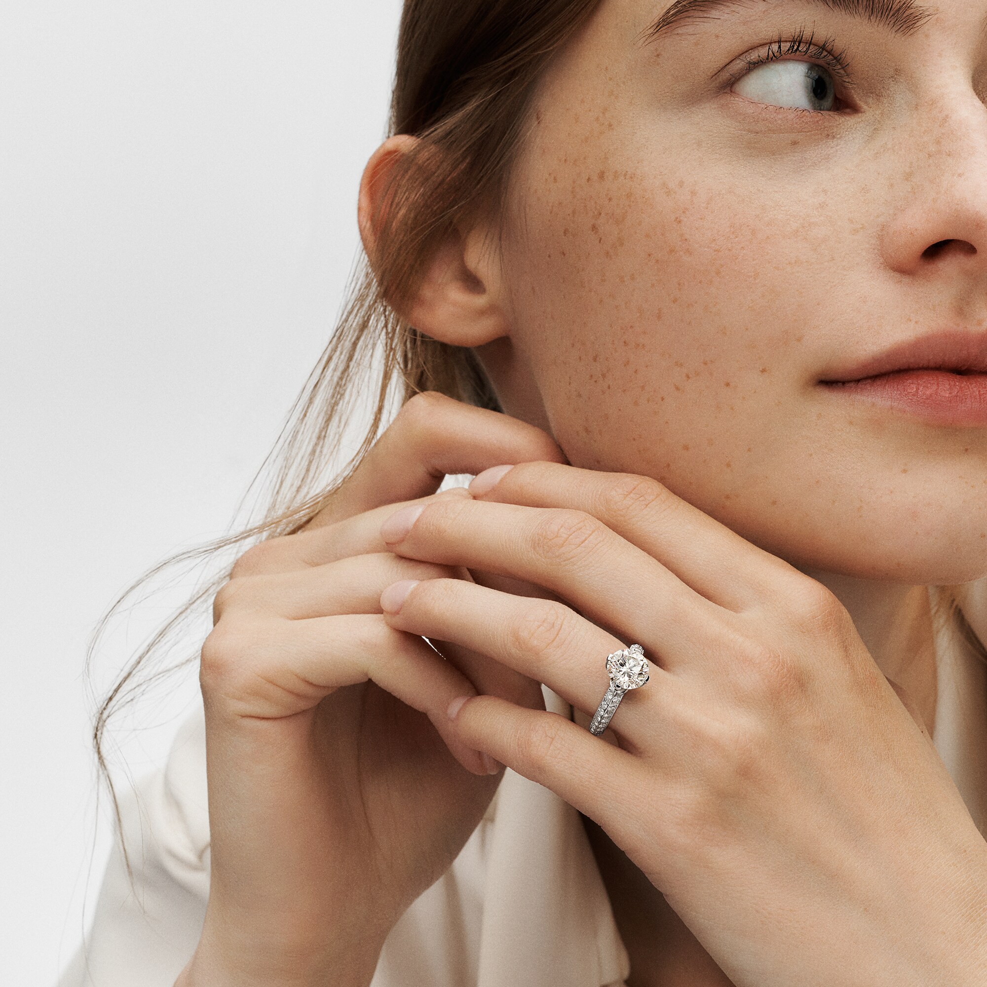 LV} - LV - LV珠宝按系列浏览 | 路易威登LOUIS VUITTON官网 (产品缩放)