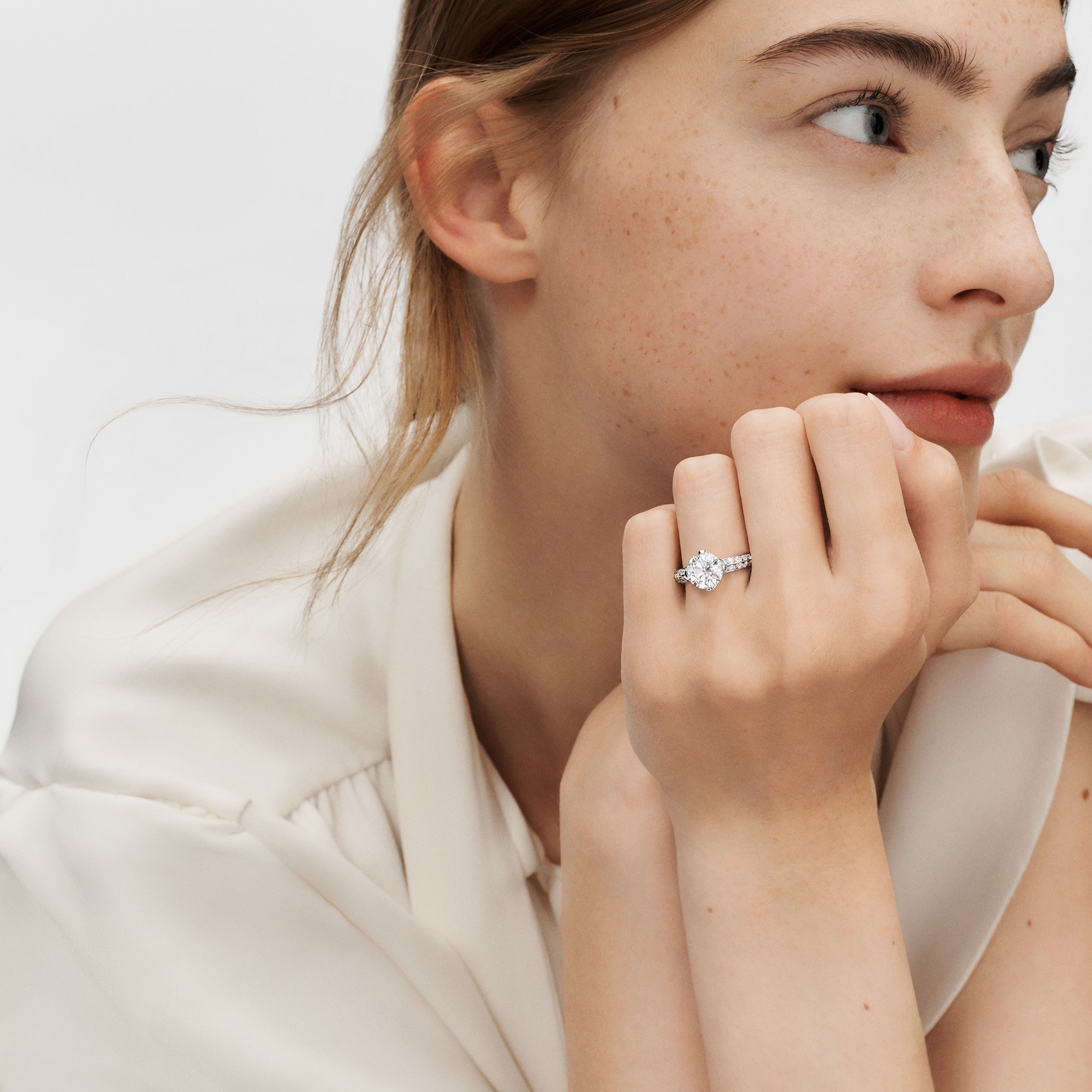 LV} - LV - LV珠宝按系列浏览 | 路易威登LOUIS VUITTON官网 (产品缩放)