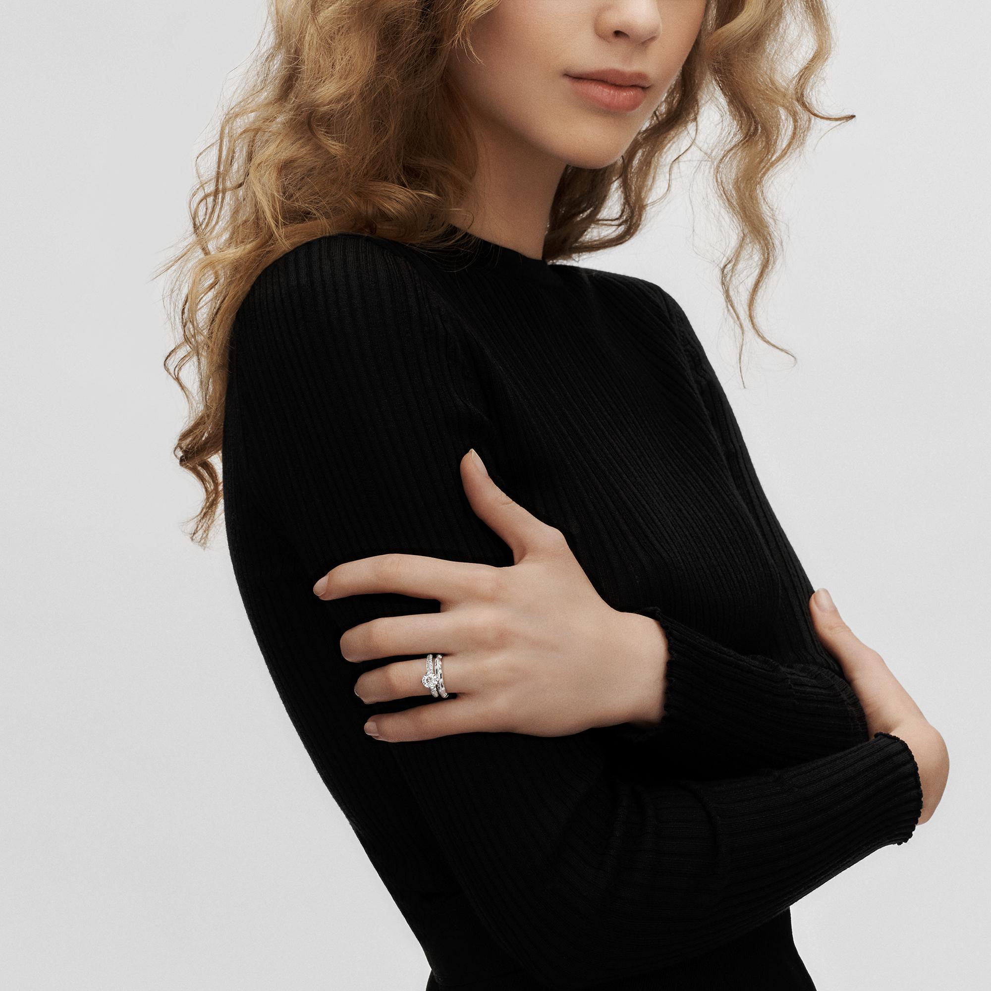 LV} - LV - LV珠宝按系列浏览 | 路易威登LOUIS VUITTON官网 (产品缩放)