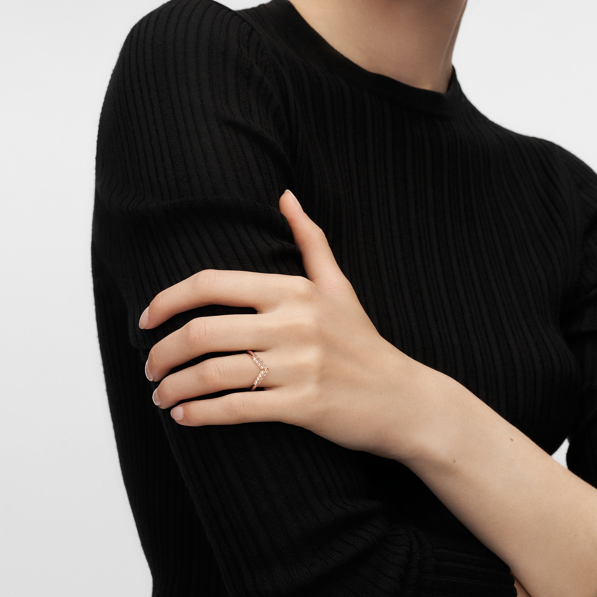 LV} - LV - LV珠宝按类别浏览 | 路易威登LOUIS VUITTON官网 (产品缩放)