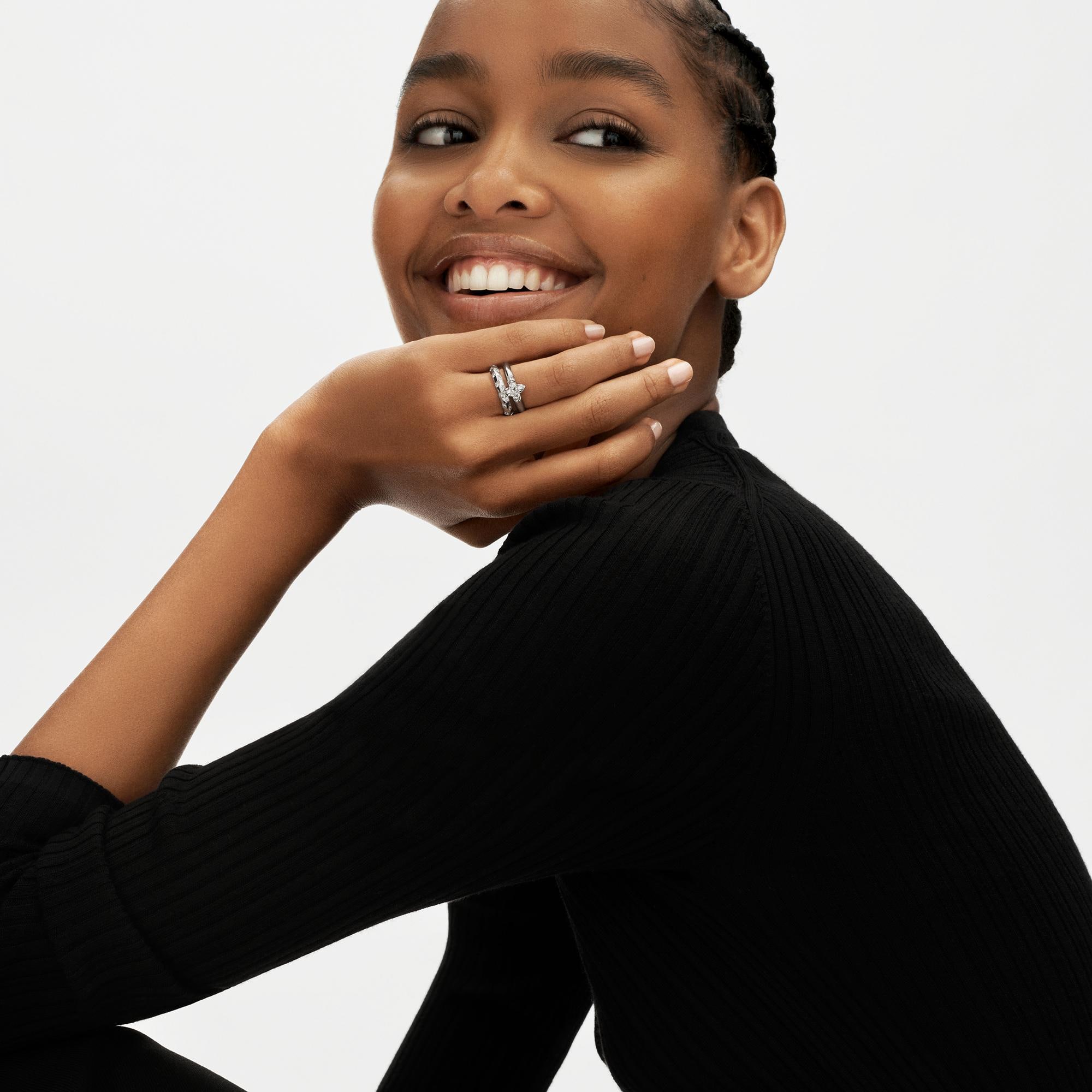 LV} - LV - LV珠宝按系列浏览 | 路易威登LOUIS VUITTON官网 (产品缩放)