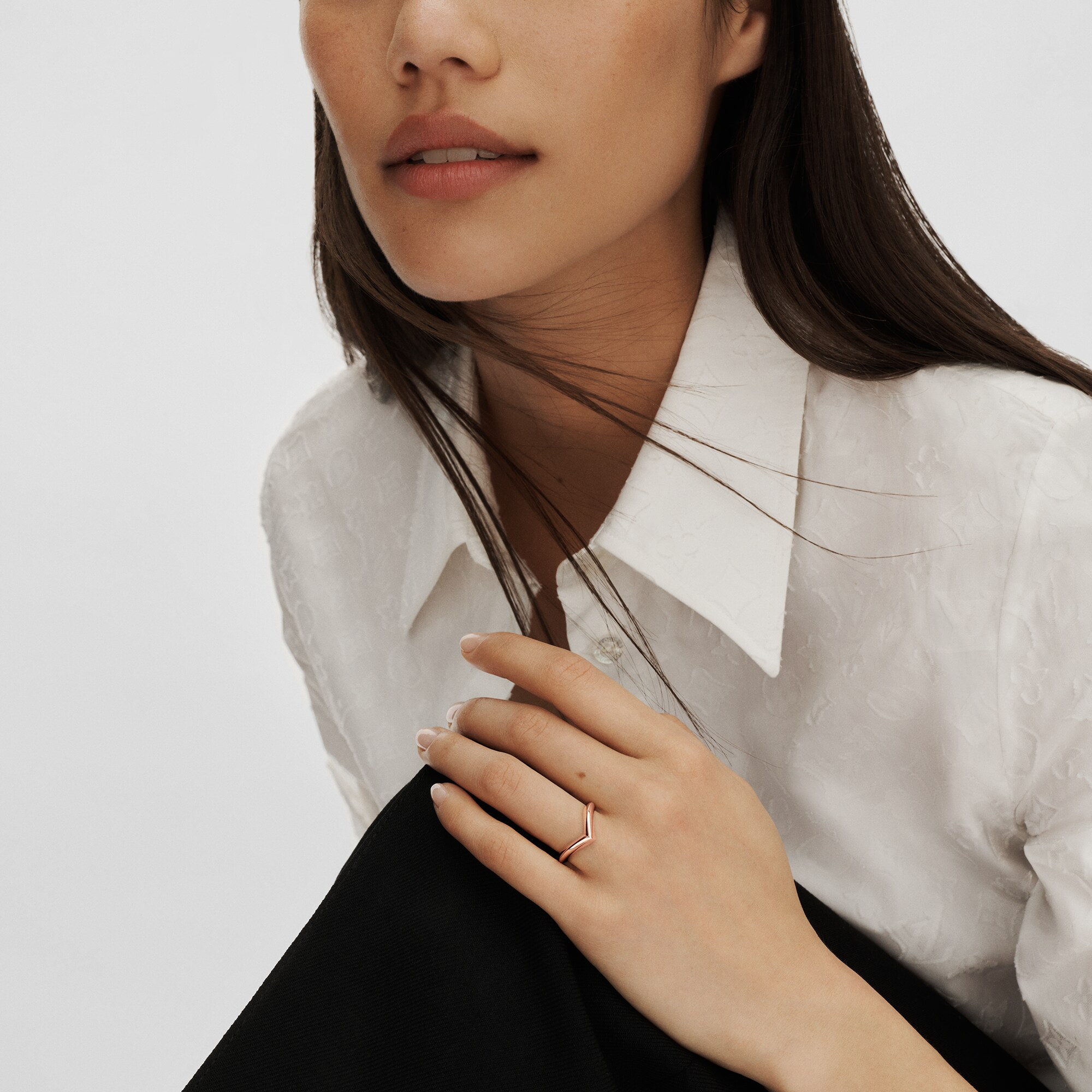 LV} - LV - LV珠宝按类别浏览 | 路易威登LOUIS VUITTON官网 (产品缩放)