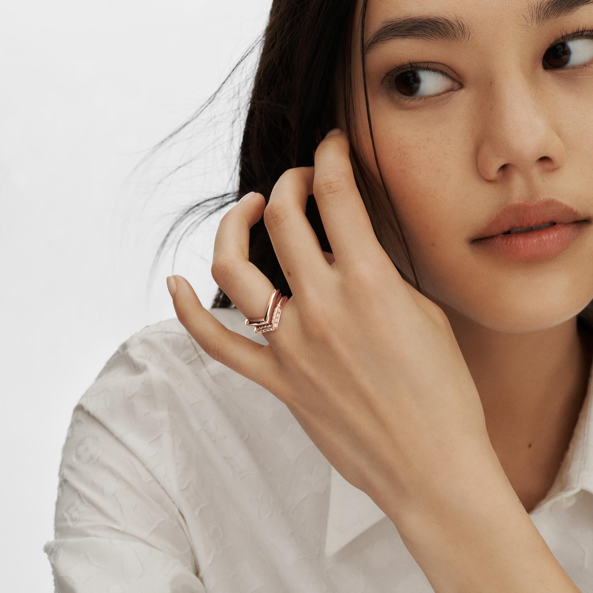 LV} - LV - LV珠宝按类别浏览 | 路易威登LOUIS VUITTON官网 (产品缩放)