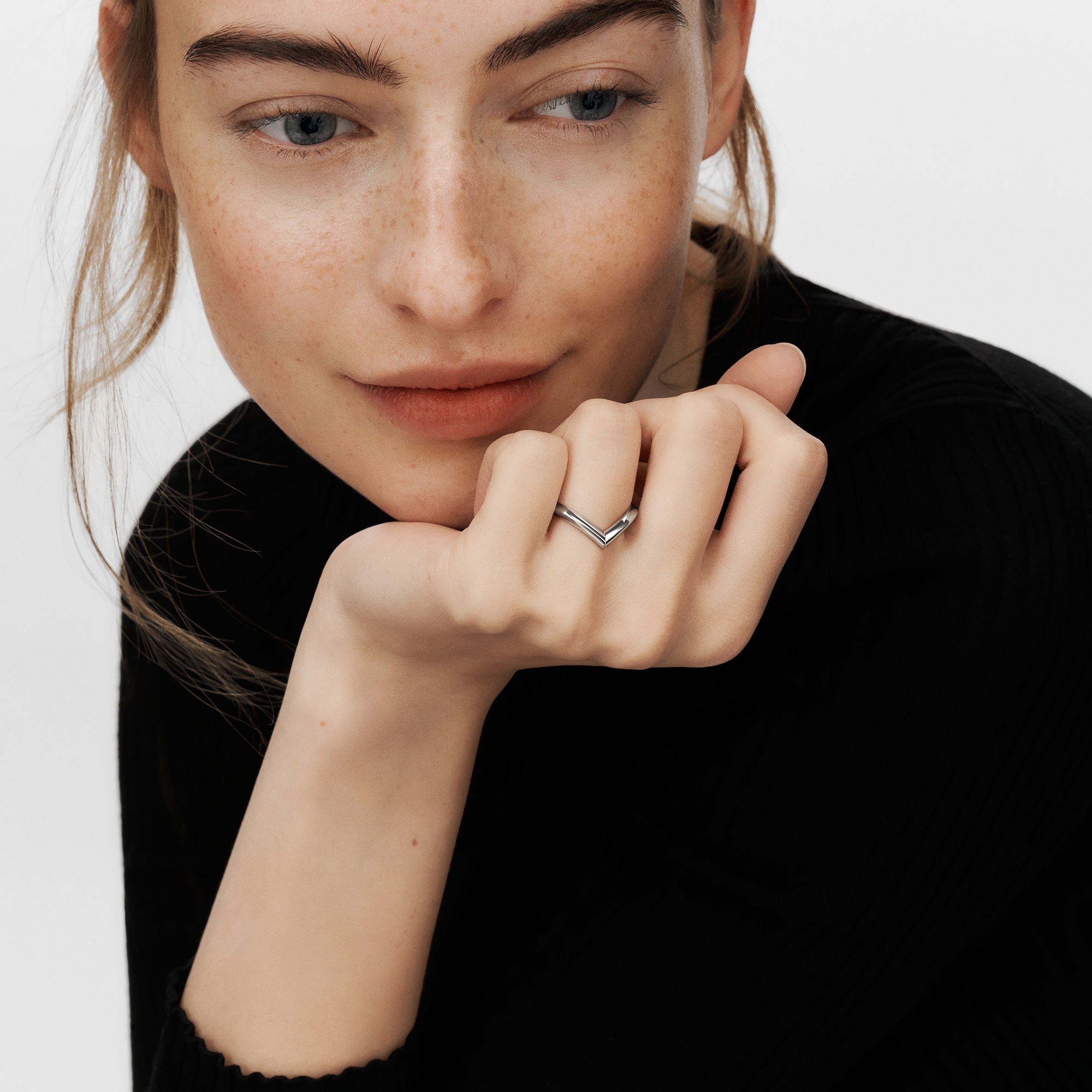 LV} - LV - LV珠宝按类别浏览 | 路易威登LOUIS VUITTON官网 (产品缩放)