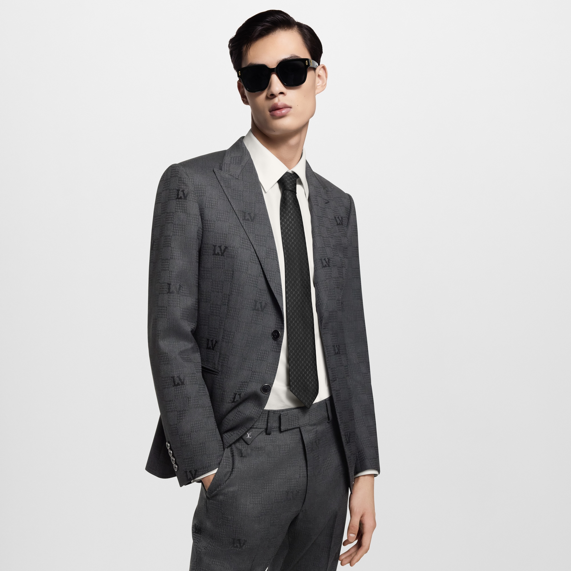 LV} - LVS00 - LV男士配饰系列 | 路易威登LOUIS VUITTON官网 (产品缩放)