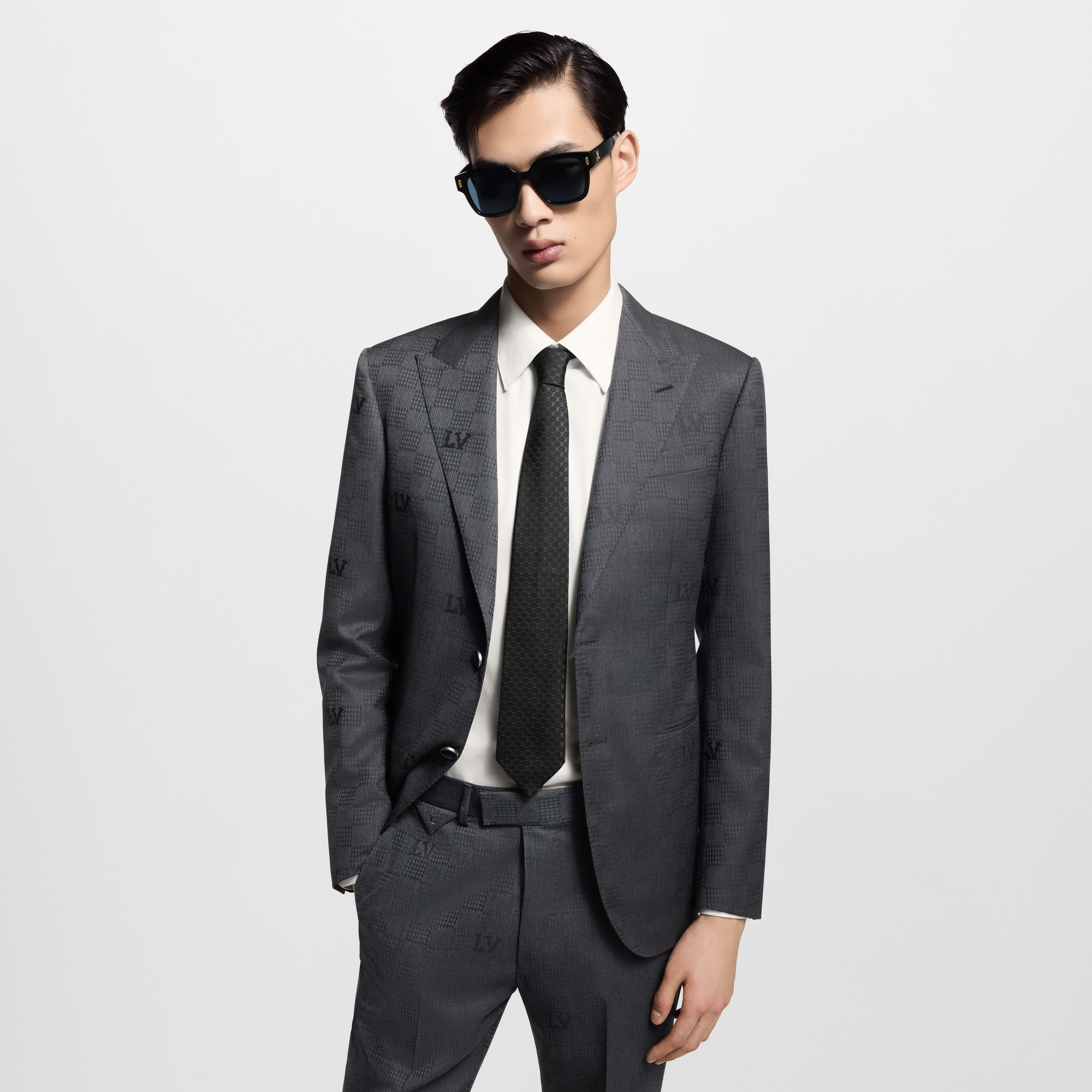 LV} - LVS00 - LV男士配饰系列 | 路易威登LOUIS VUITTON官网 (产品缩放)