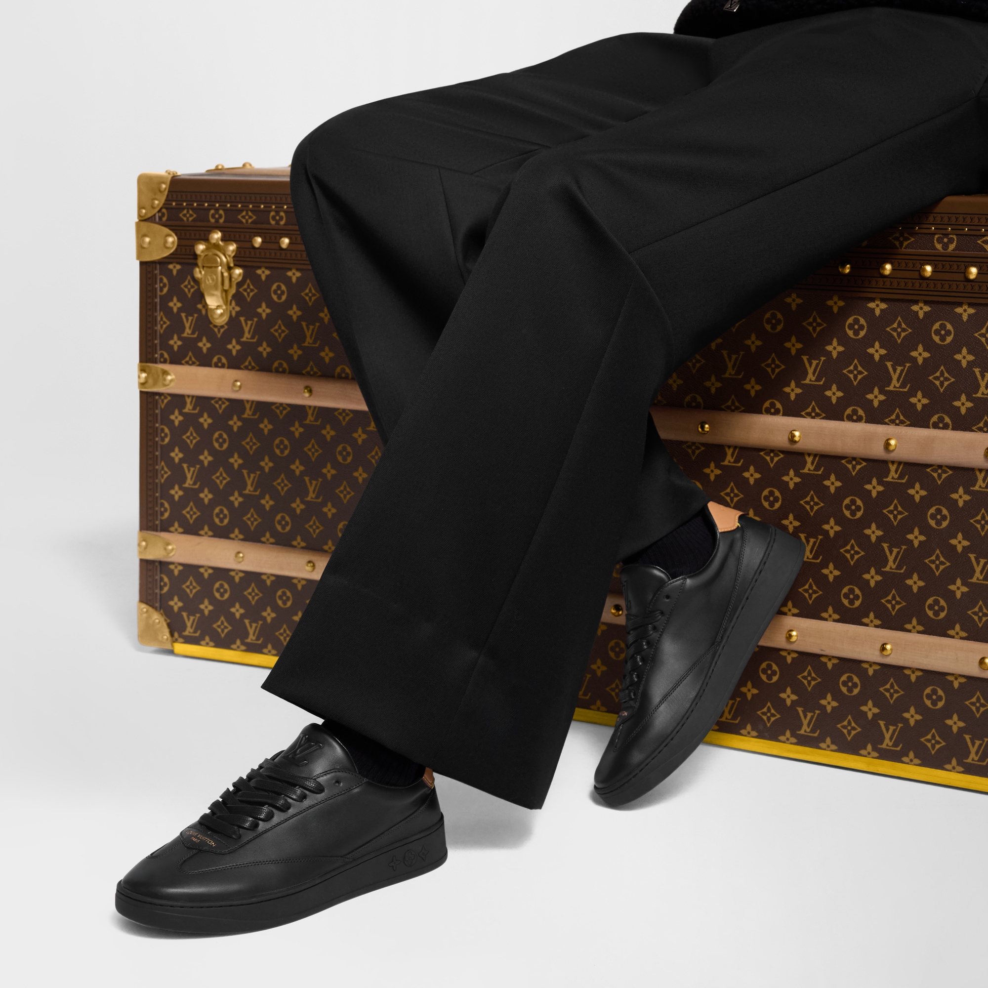 LV} - LV - LV男士鞋履系列 | 路易威登LOUIS VUITTON官网 (产品缩放)