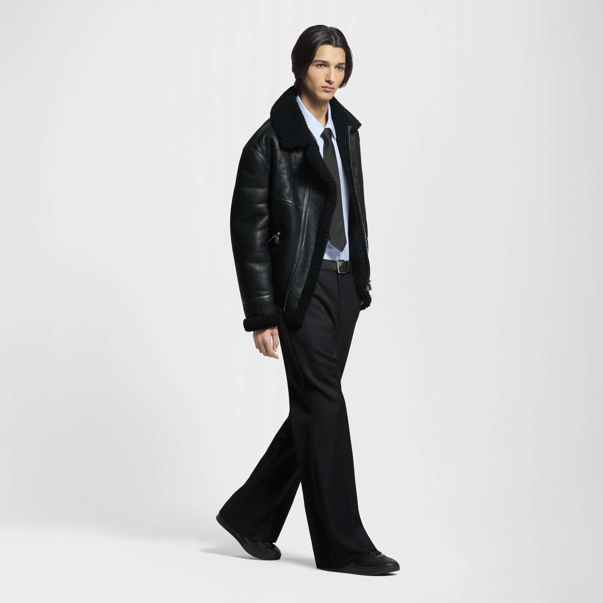 LV} - LV - LV男士鞋履系列 | 路易威登LOUIS VUITTON官网 (产品缩放)