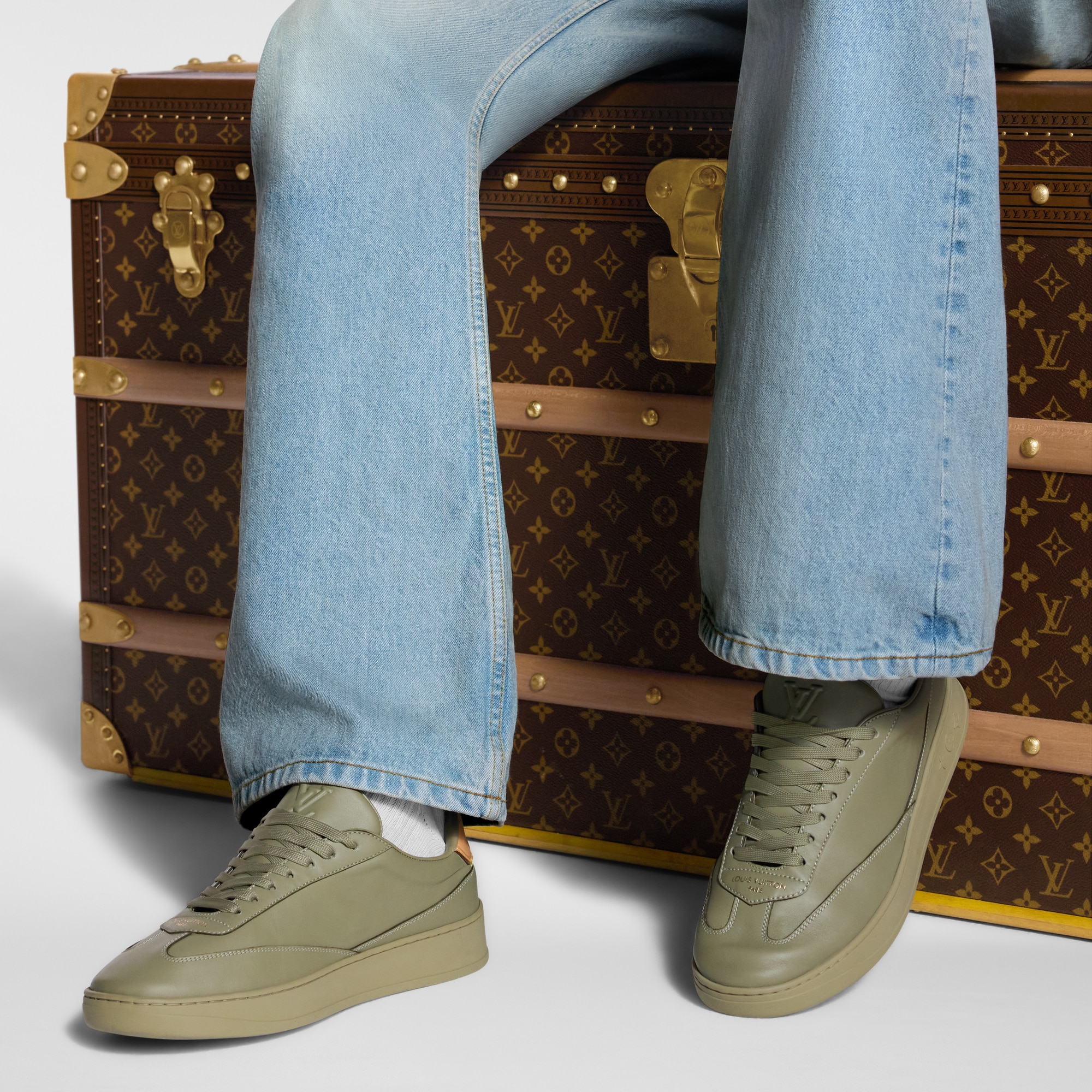LV} - LV - LV男士鞋履系列 | 路易威登LOUIS VUITTON官网 (产品缩放)