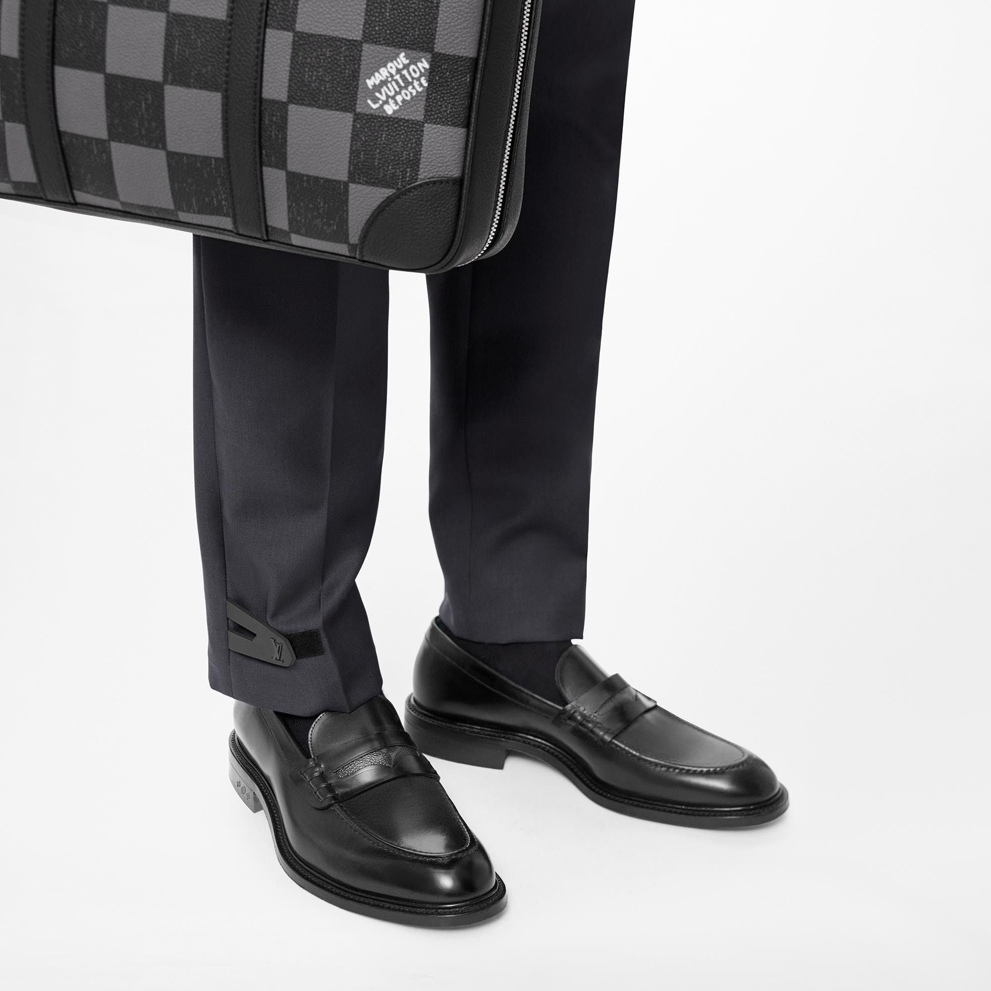 LV} - LV - LV男士鞋履系列 | 路易威登LOUIS VUITTON官网 (产品缩放)