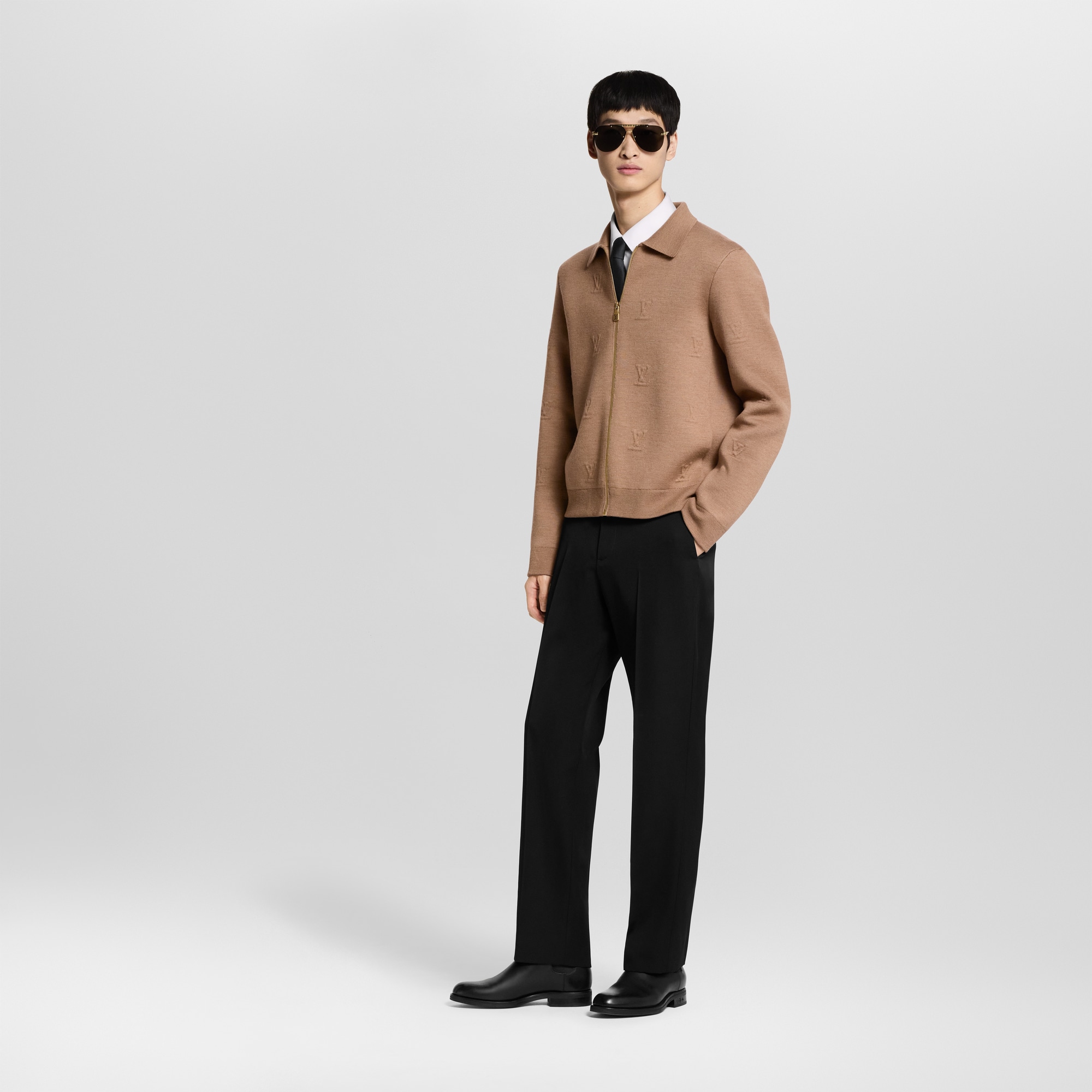 LV} - LV - LV男士鞋履系列 | 路易威登LOUIS VUITTON官网 (产品缩放)