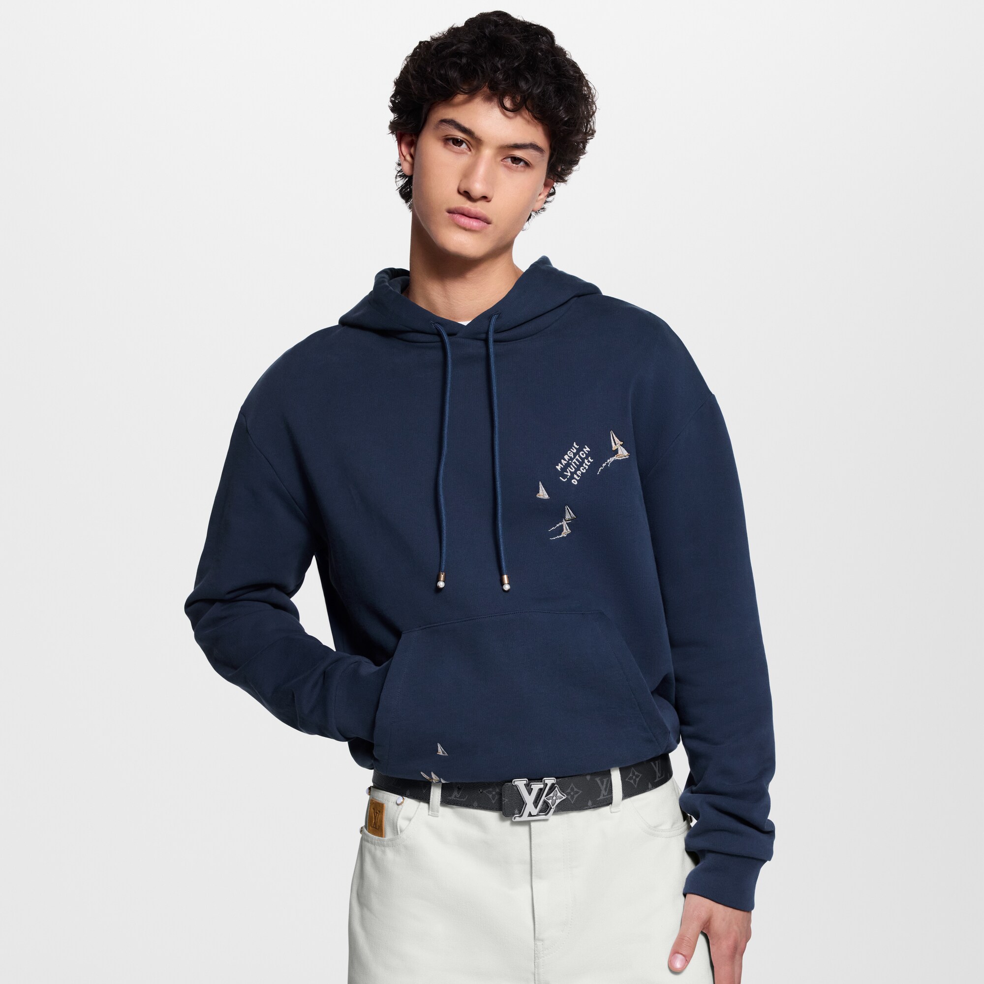 LV} - LV - LV男士配饰系列 | 路易威登LOUIS VUITTON官网 (产品缩放)