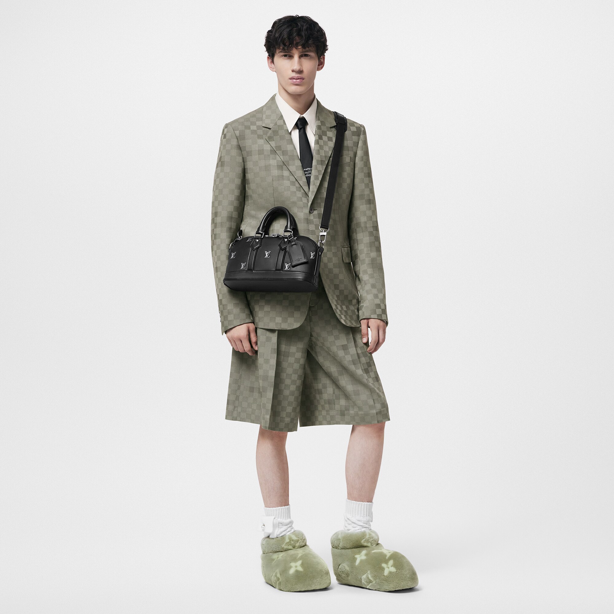 LV} - LV - LV男士鞋履系列 | 路易威登LOUIS VUITTON官网 (产品缩放)