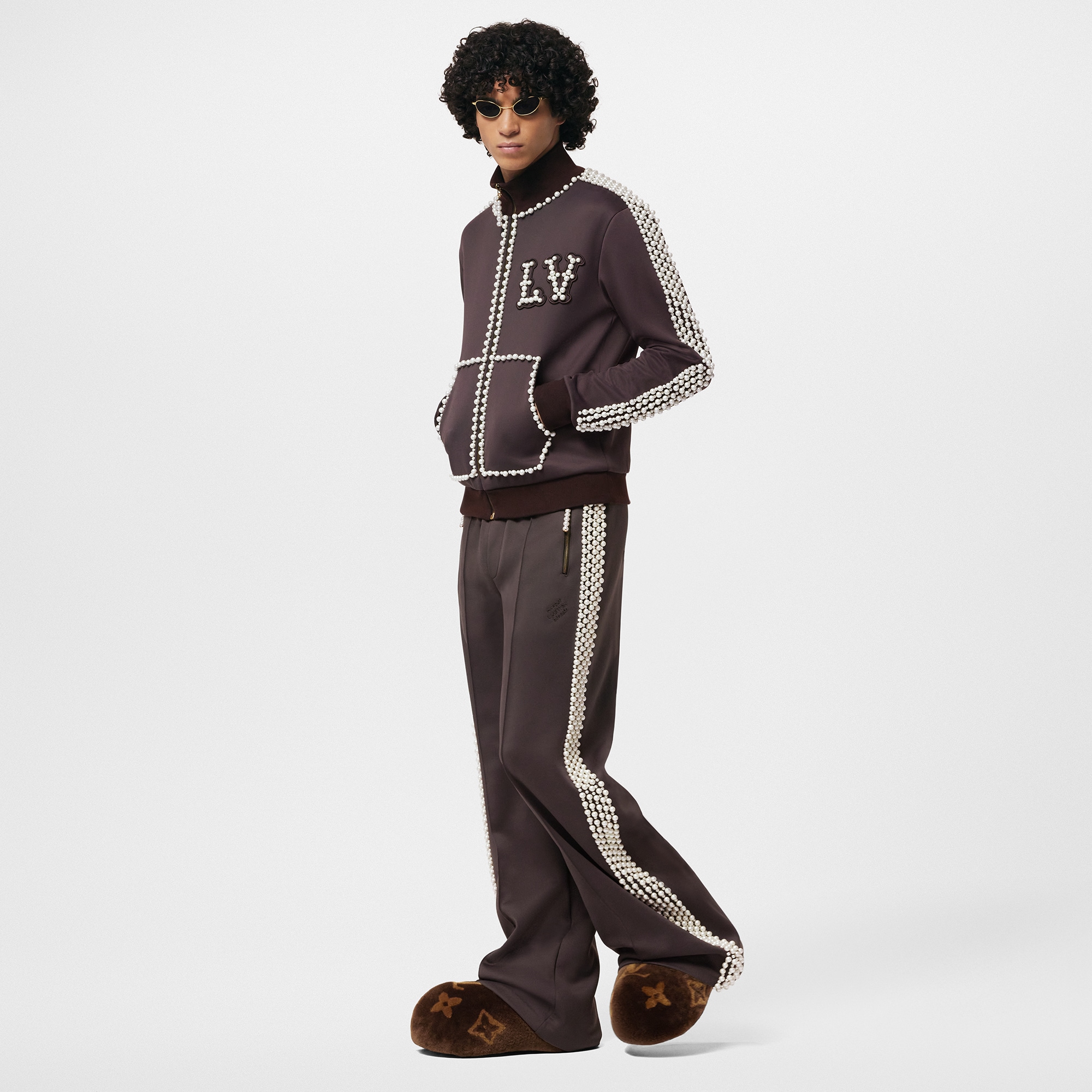 LV} - LV - LV男士鞋履系列 | 路易威登LOUIS VUITTON官网 (产品缩放)