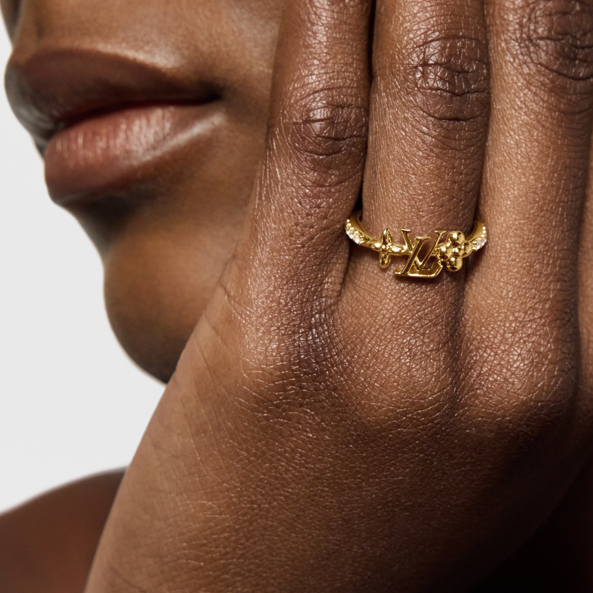 LV} - LVS00 - LV女士时尚首饰 | 路易威登LOUIS VUITTON官网 (产品缩放)