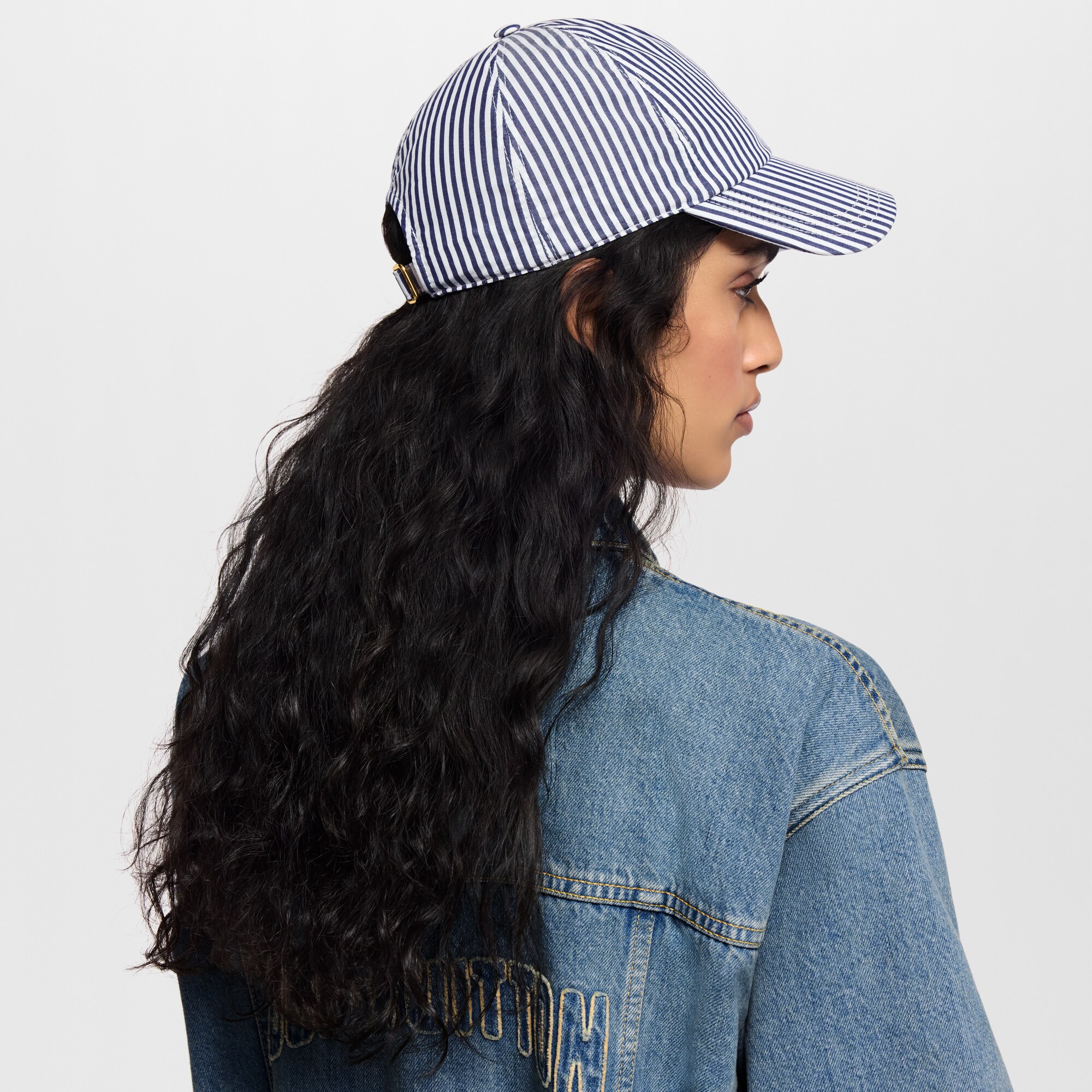 LV} - LVS00 - LV女士灵动配饰 | 路易威登LOUIS VUITTON官网 (产品缩放)