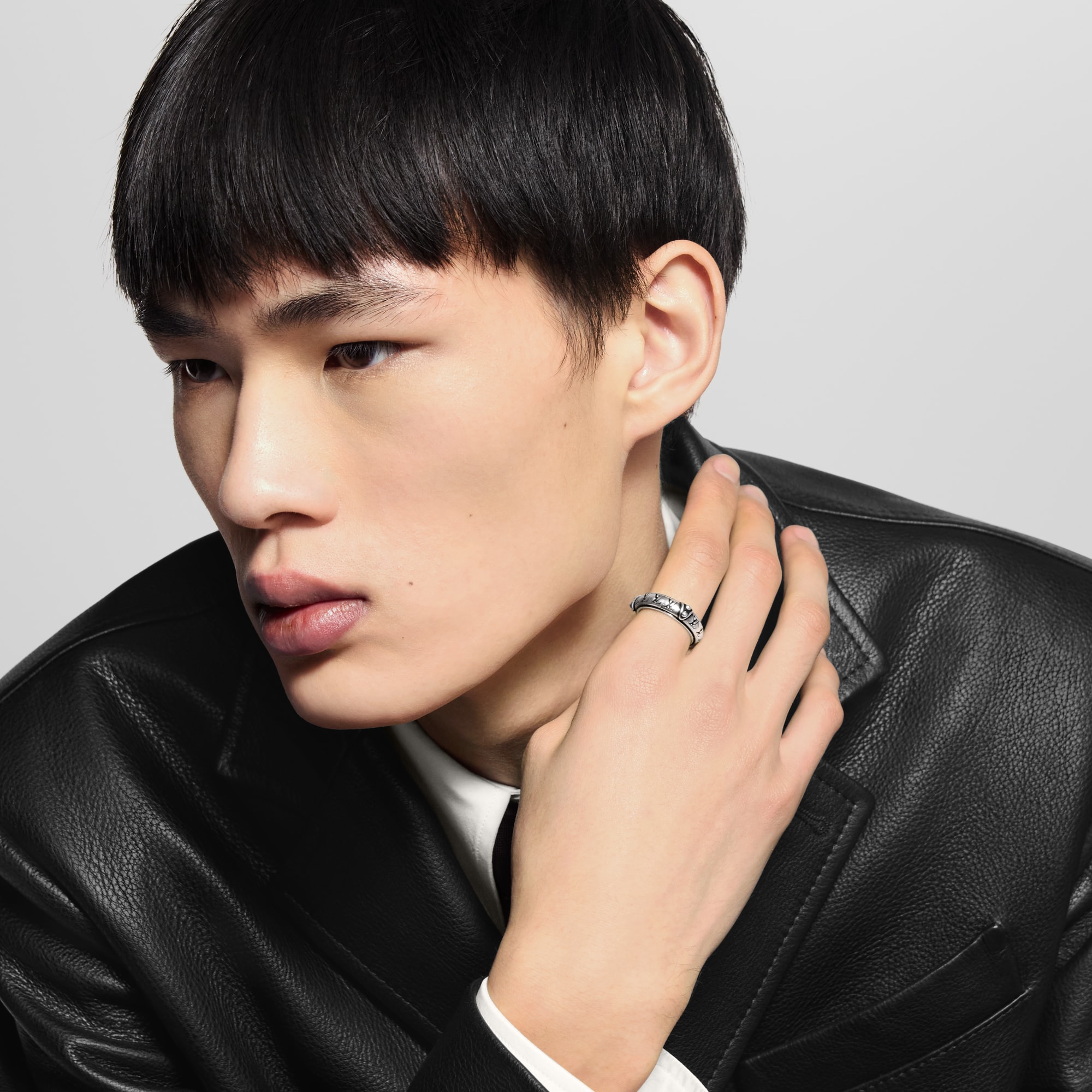 LV} - LVS00 - LV男士时尚首饰 | 路易威登LOUIS VUITTON官网 (产品缩放)