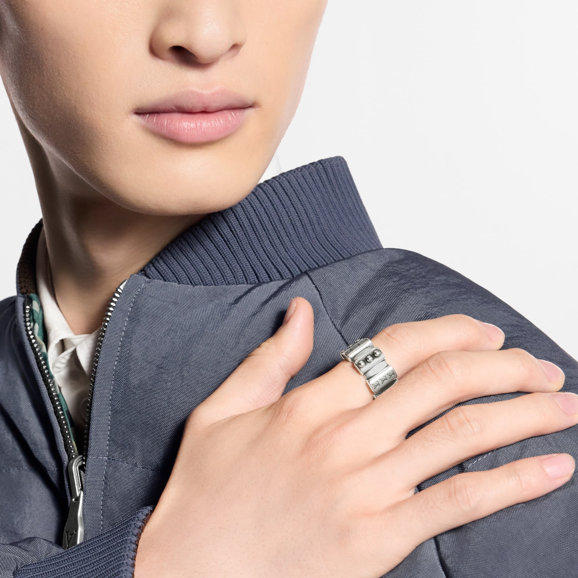 LV} - LVS00 - LV男士时尚首饰 | 路易威登LOUIS VUITTON官网 (产品缩放)