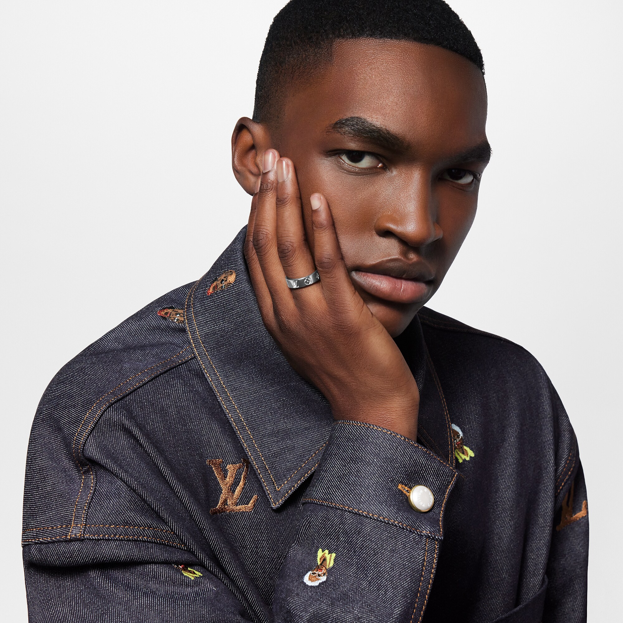 LV} - LVS00 - LV男士时尚首饰 | 路易威登LOUIS VUITTON官网 (产品缩放)