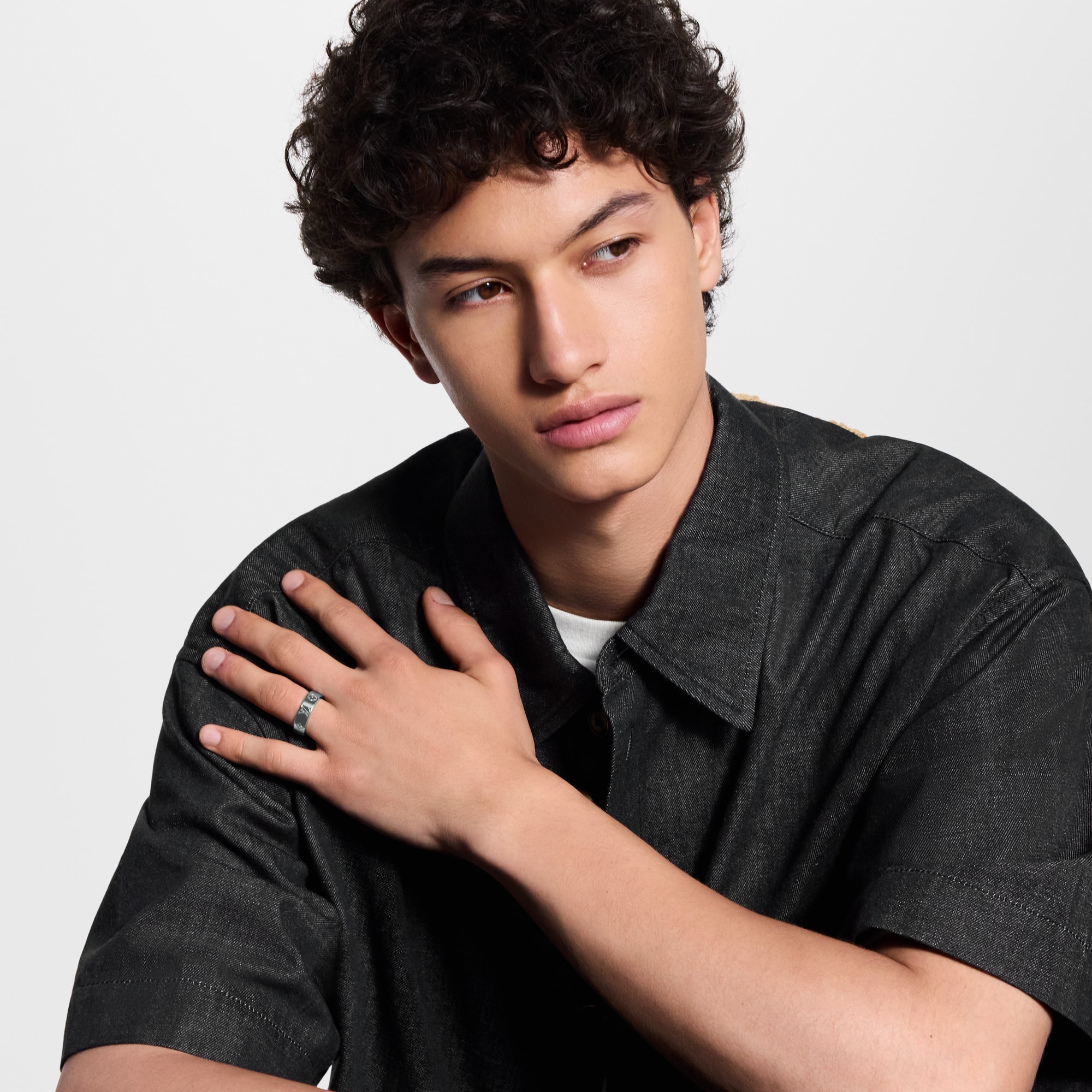 LV} - LVS00 - LV男士时尚首饰 | 路易威登LOUIS VUITTON官网 (产品缩放)