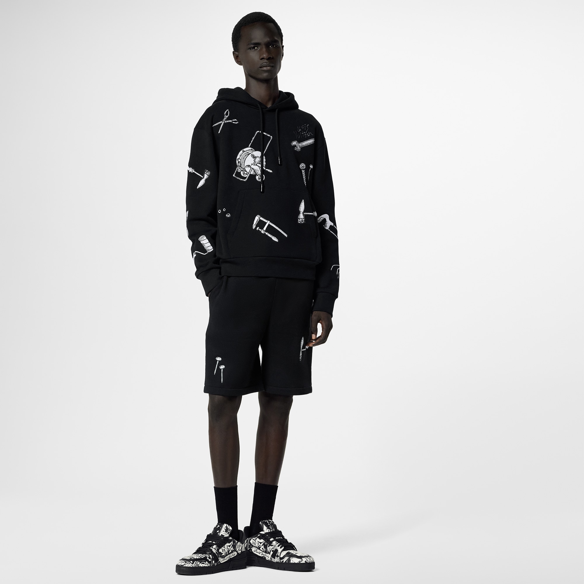 LV} - LV - LV男士Discontinued Product | 路易威登LOUIS VUITTON官网 (产品缩放)