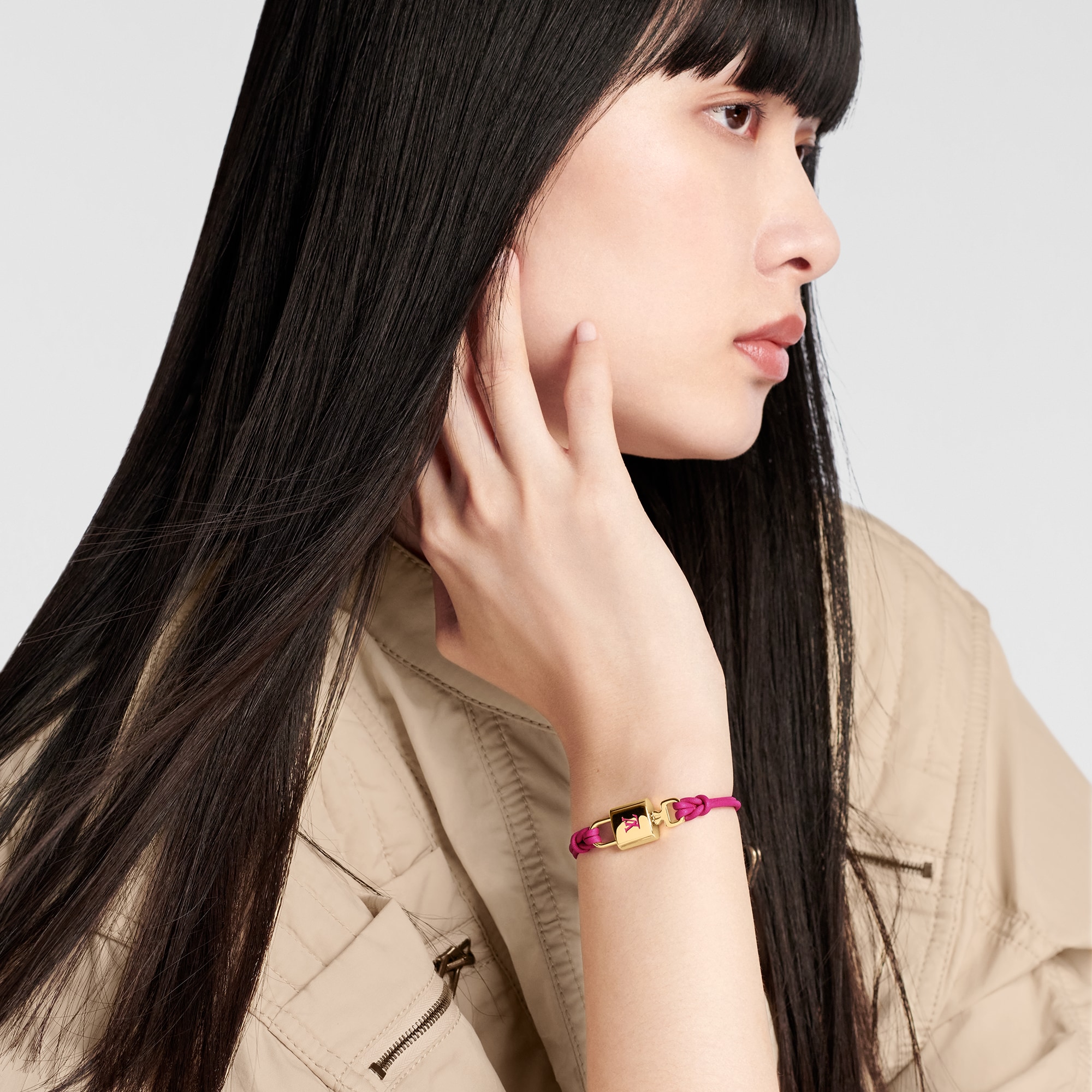 LV} - LVOther Leathers - LV女士时尚首饰 | 路易威登LOUIS VUITTON官网 (产品缩放)