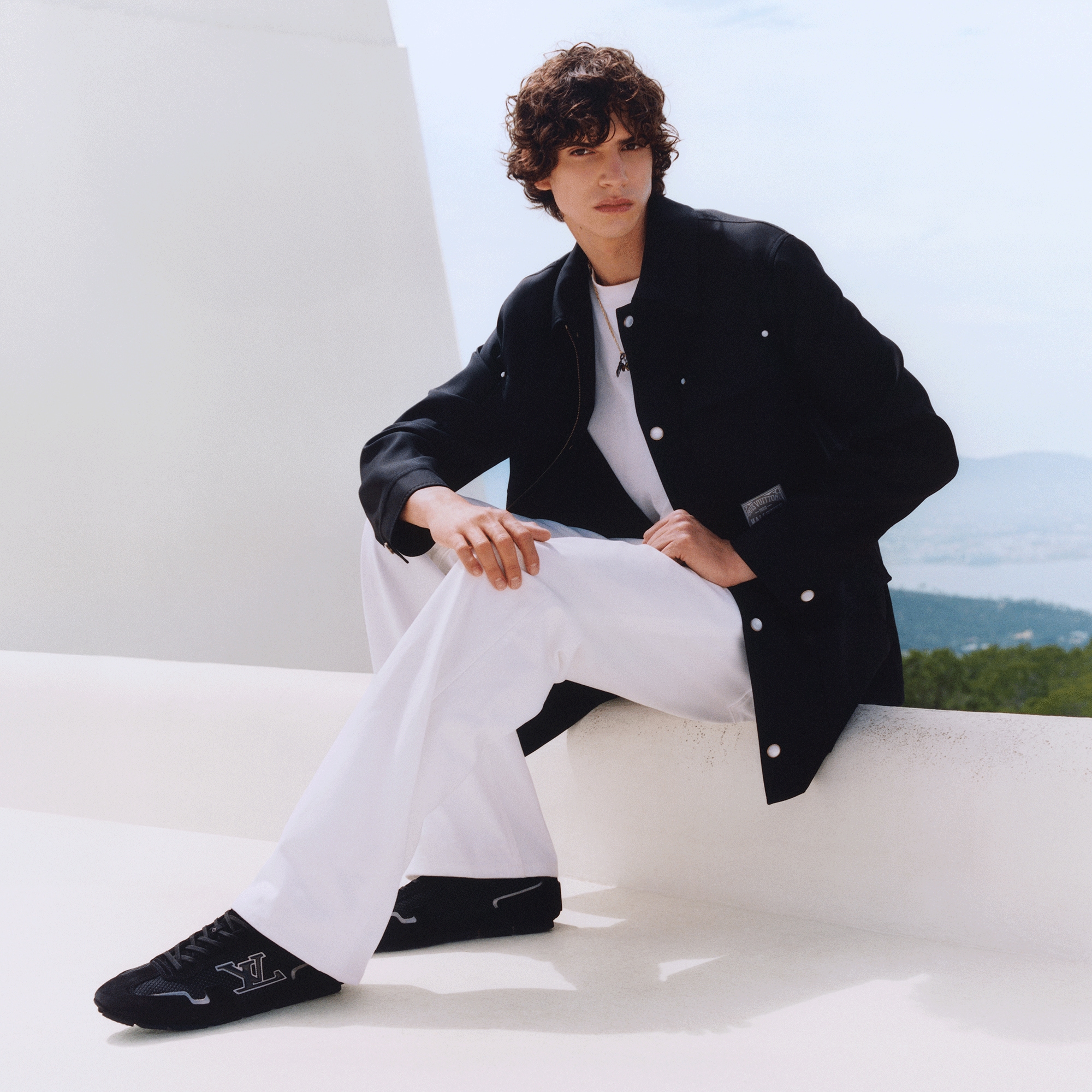 LV} - LV - LV男士鞋履系列 | 路易威登LOUIS VUITTON官网 (产品缩放)